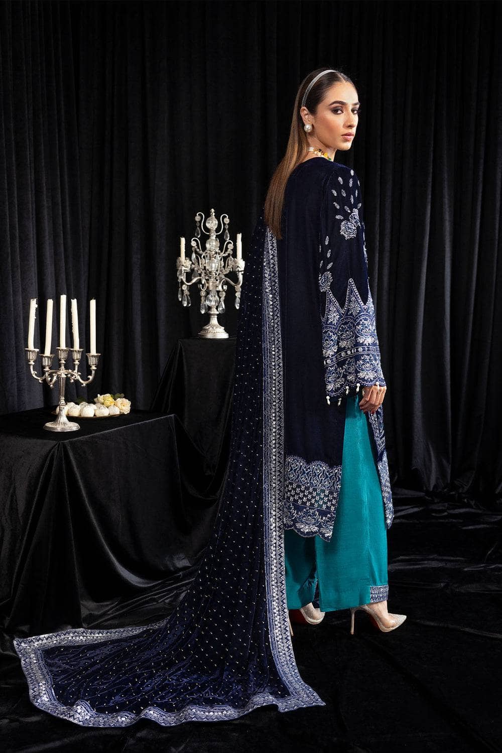img_nureh_maya_velvet_awwal_boutique