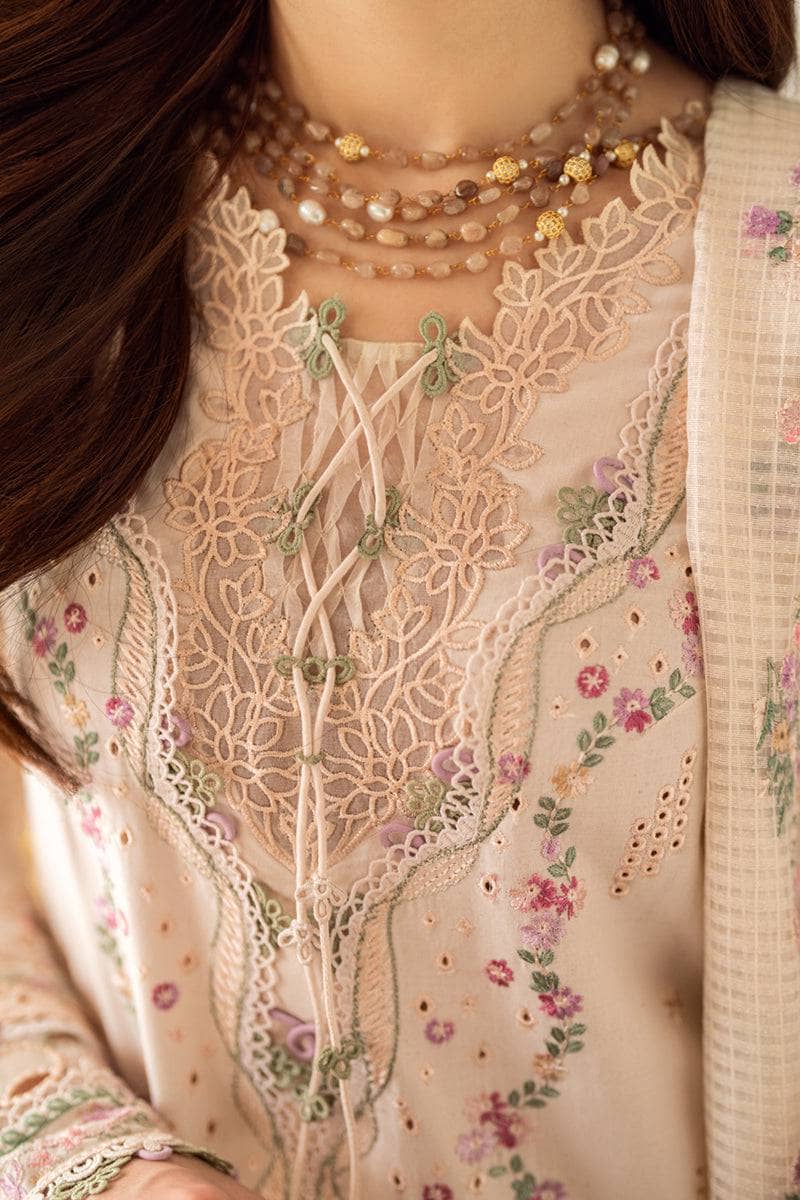 img_qalamkar_luxury_sahil_lawn_23_awwal_boutique