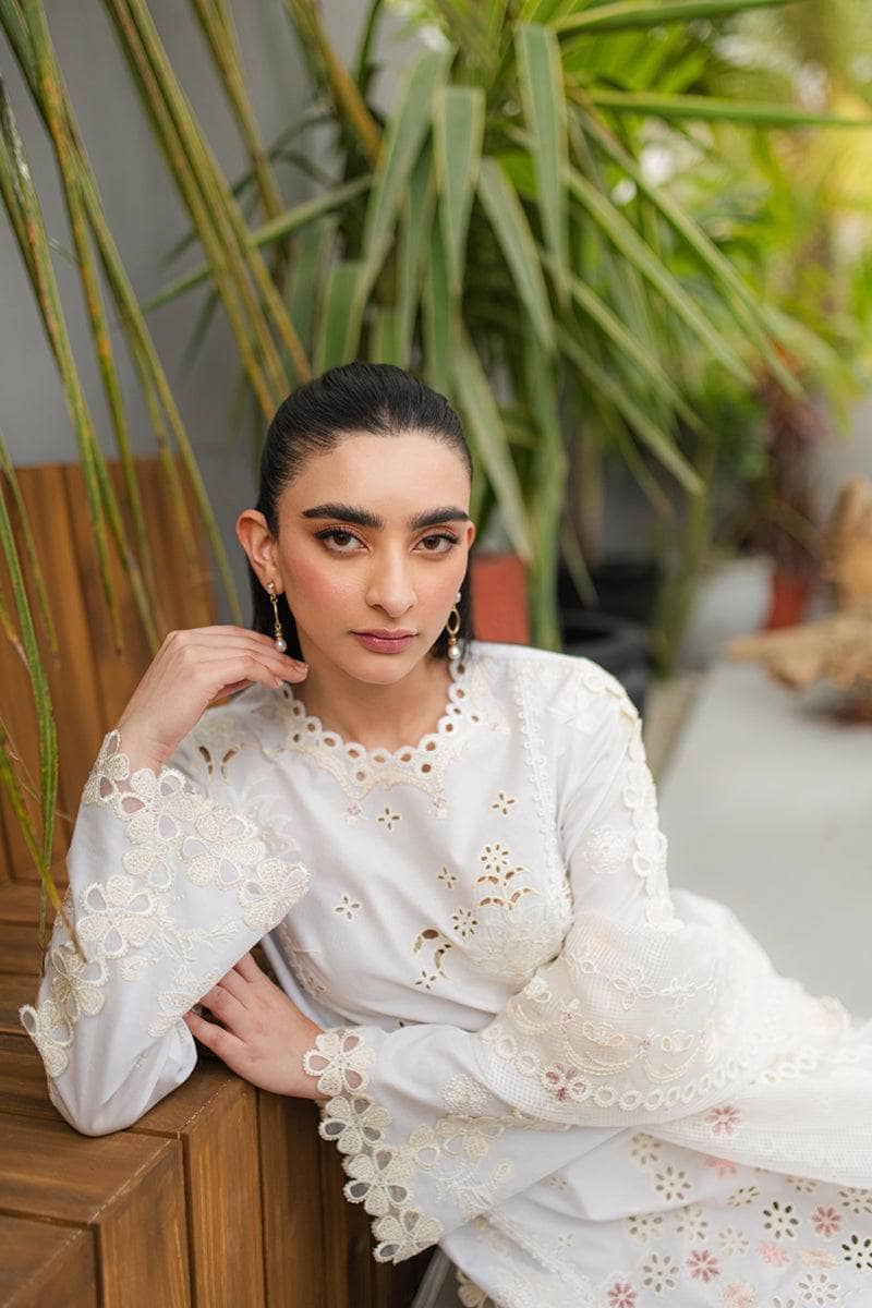 img_qalamkar_q_line_24_awwal_boutique