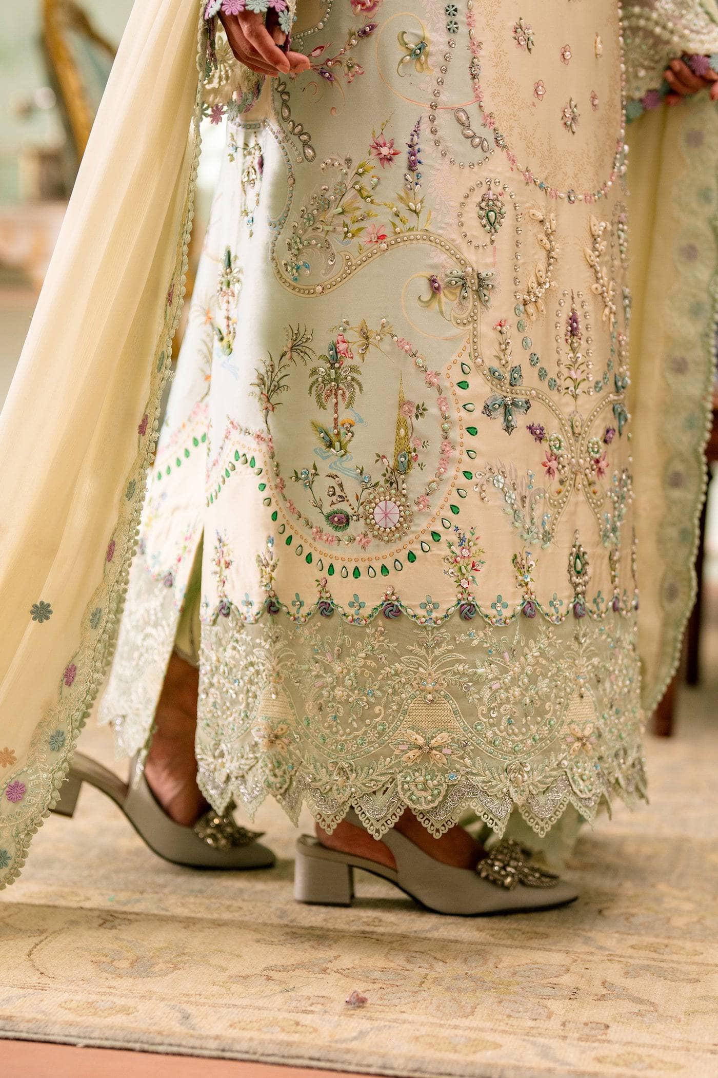 img_qalamkar_luxe_silk_awwal_boutique