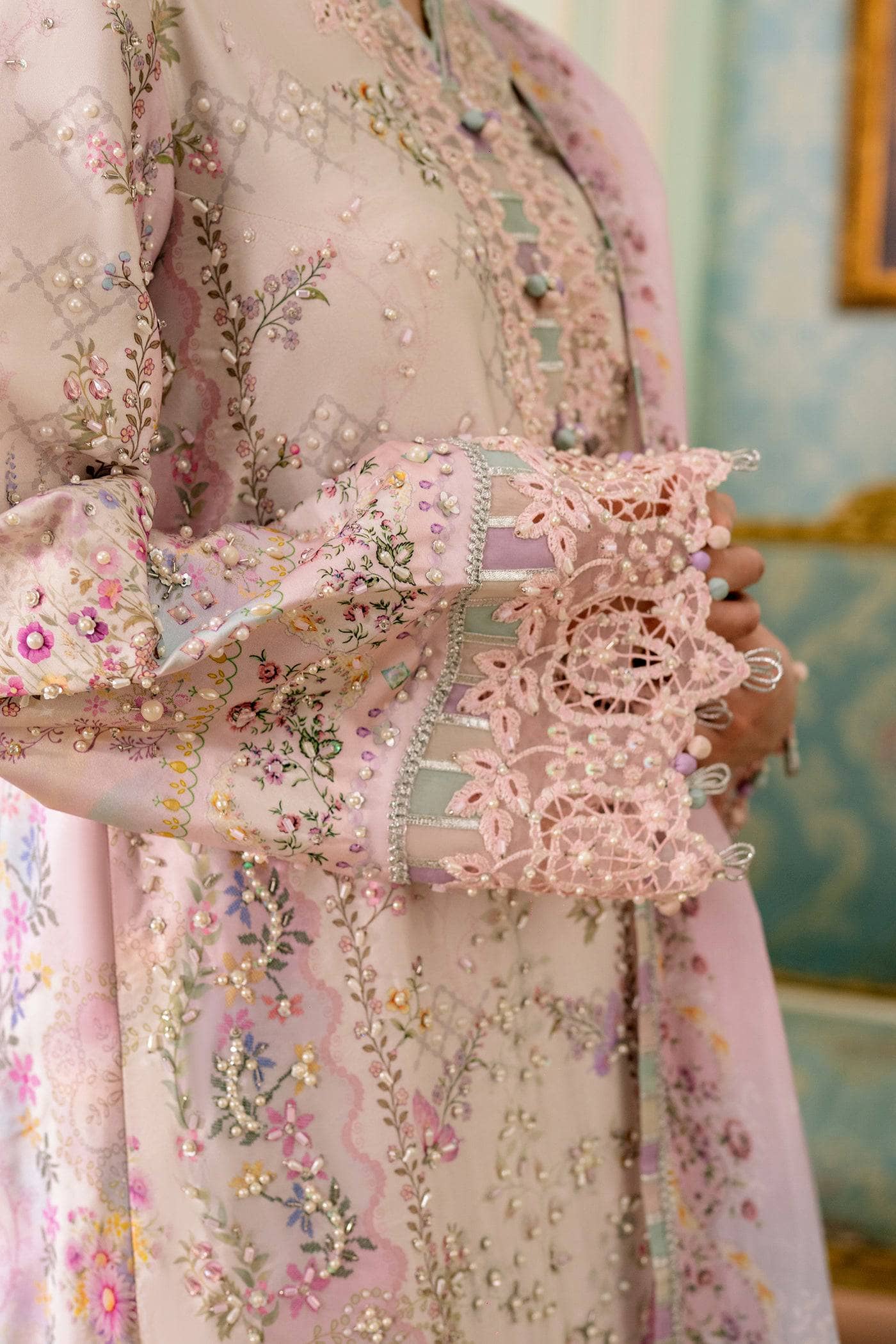 img_qalamkar_luxe_silk_awwal_boutique