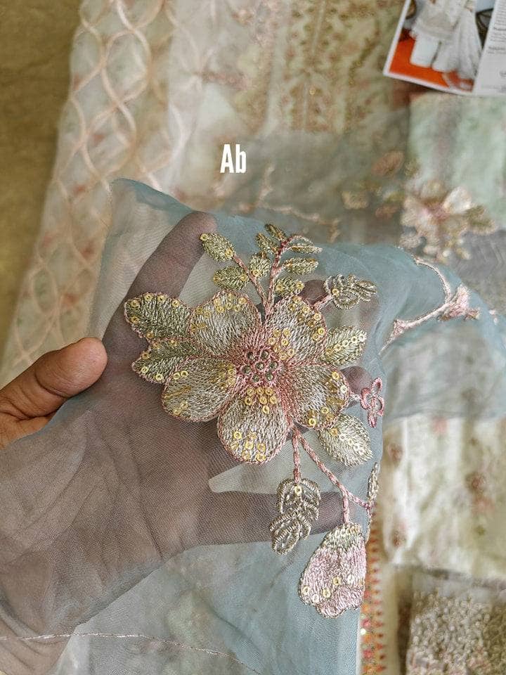 img_open_pic_qalamkar_luxury_awwal_boutique