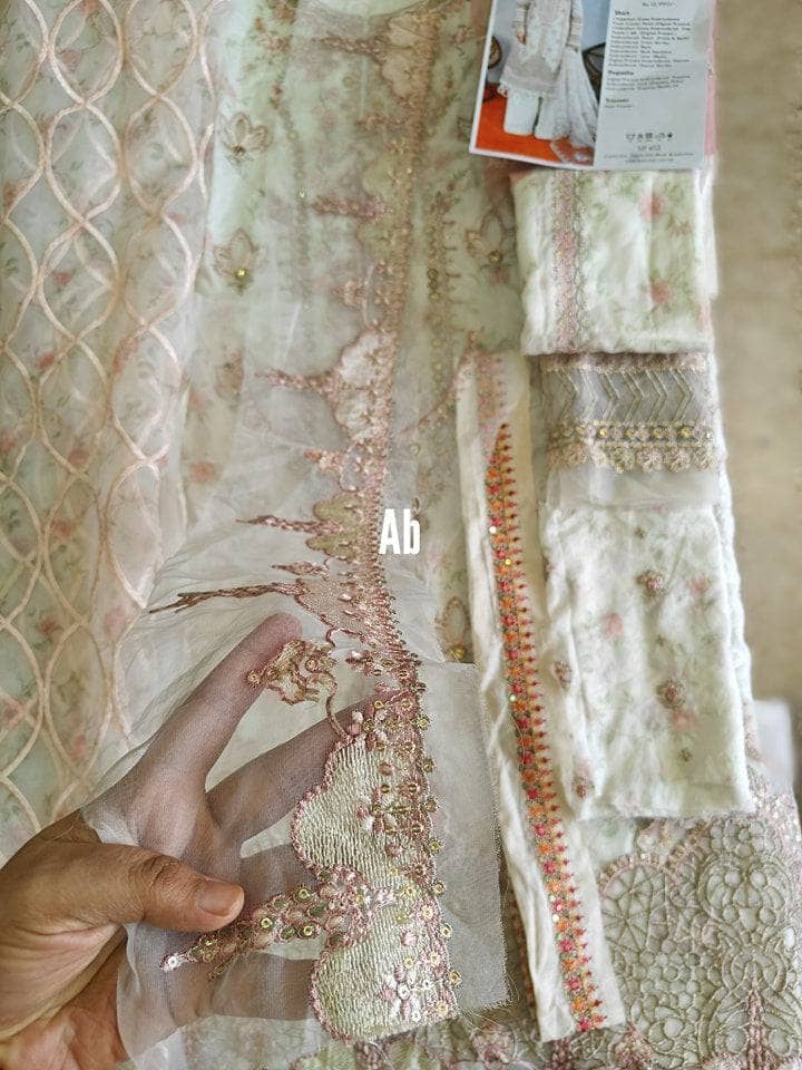 img_open_pic_qalamkar_luxury_awwal_boutique