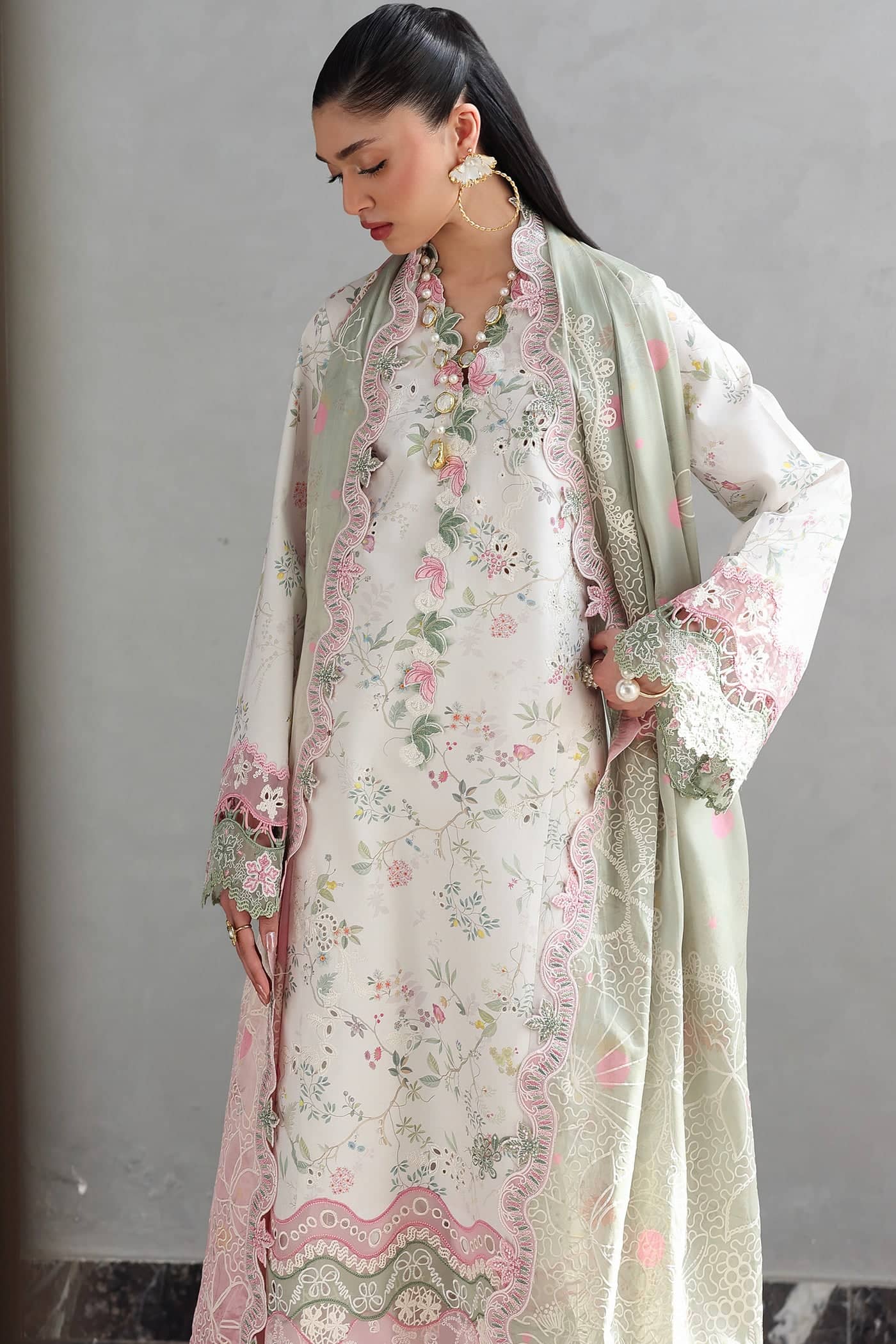 img_qalamar_q_line_awwal_boutique