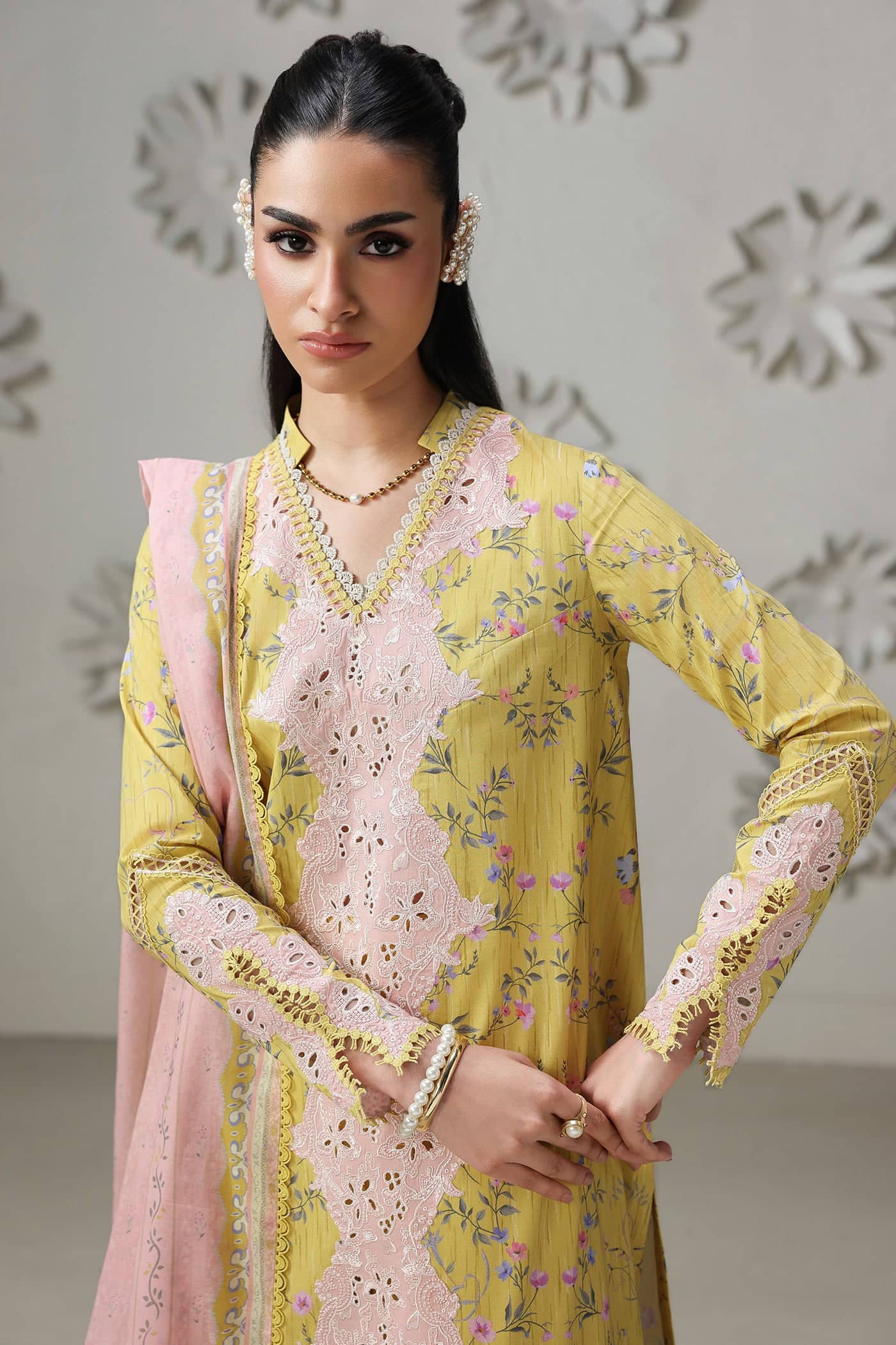 img_qalamkar_q_print_vol_2_lawn_awwal_boutique