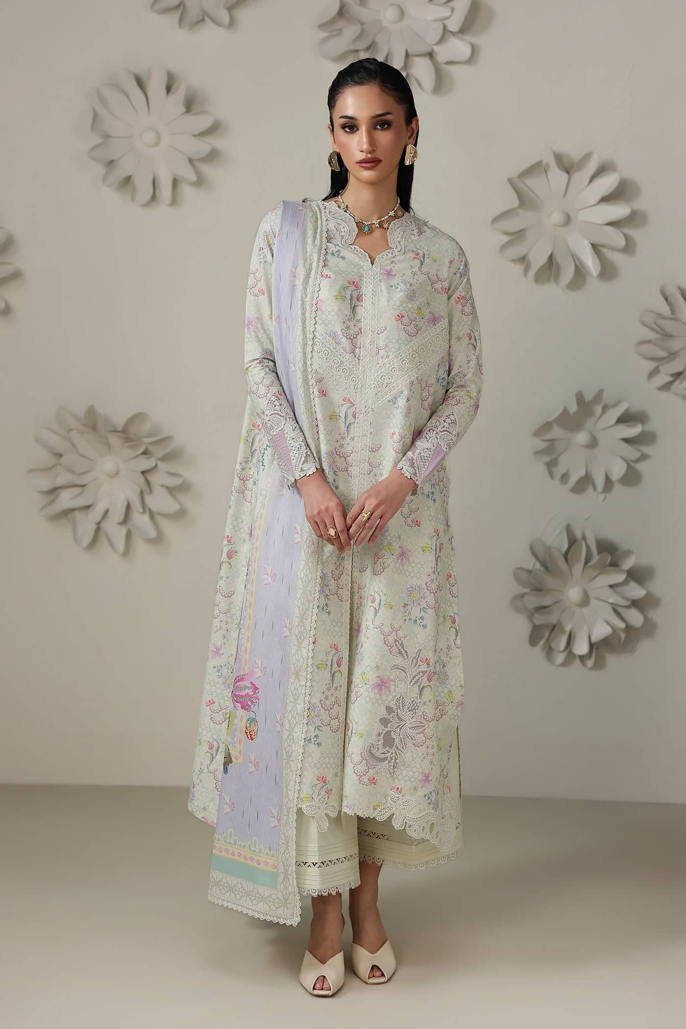 img_qalamkar_q_print_vol_2_lawn_awwal_boutique