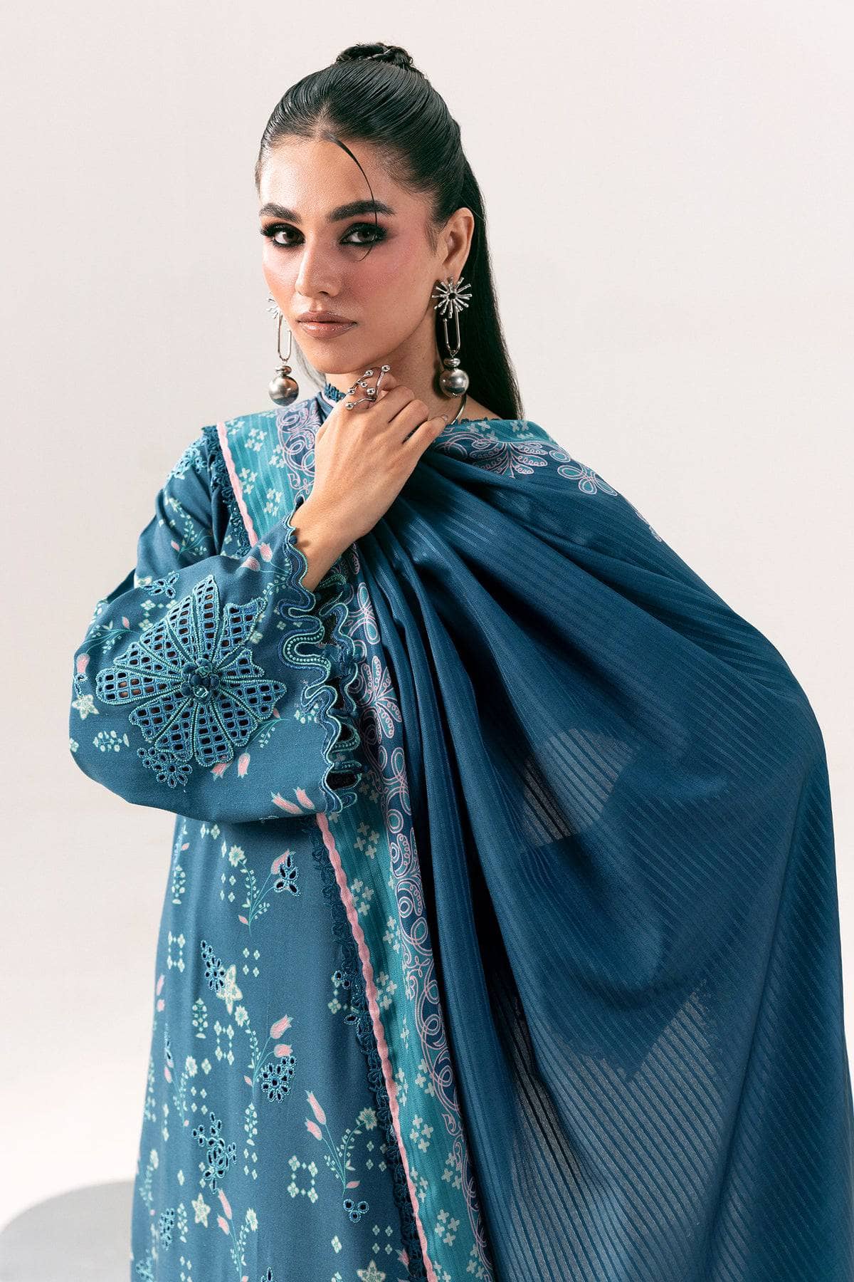 img_qalamkar_q_print_awwal_boutique