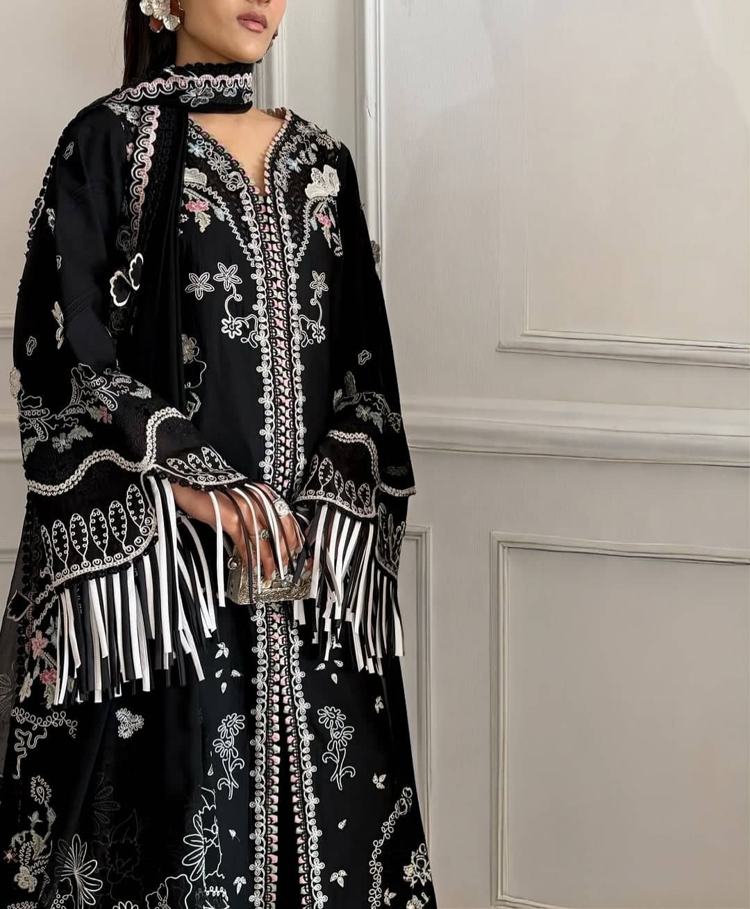 Spotted in Sale‼️Qalamkar Sahil Luxury Lawn 26/SA-02 LIANA