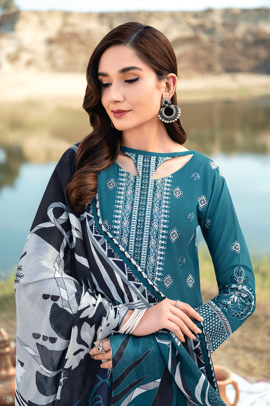 img_ramsha_riwayat_lawn_23_awwal_boutique