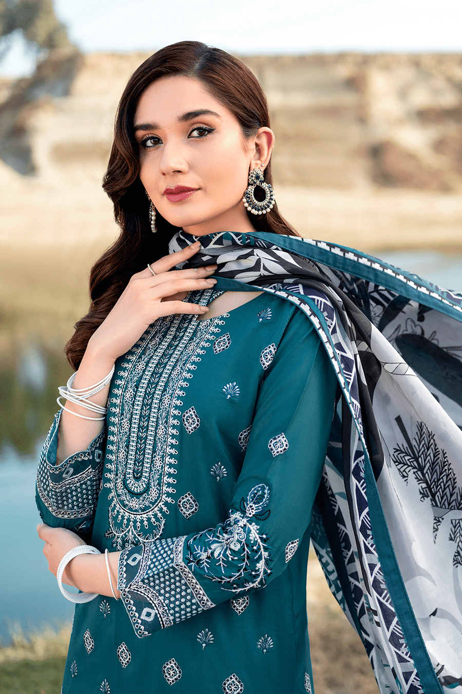 img_ramsha_riwayat_lawn_23_awwal_boutique
