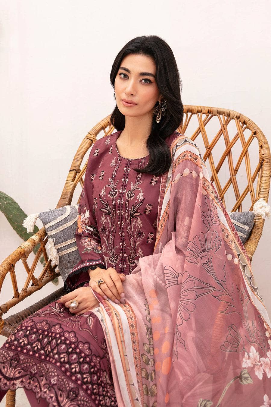 img_ramsha_lawn_vol_11_awwal_boutique