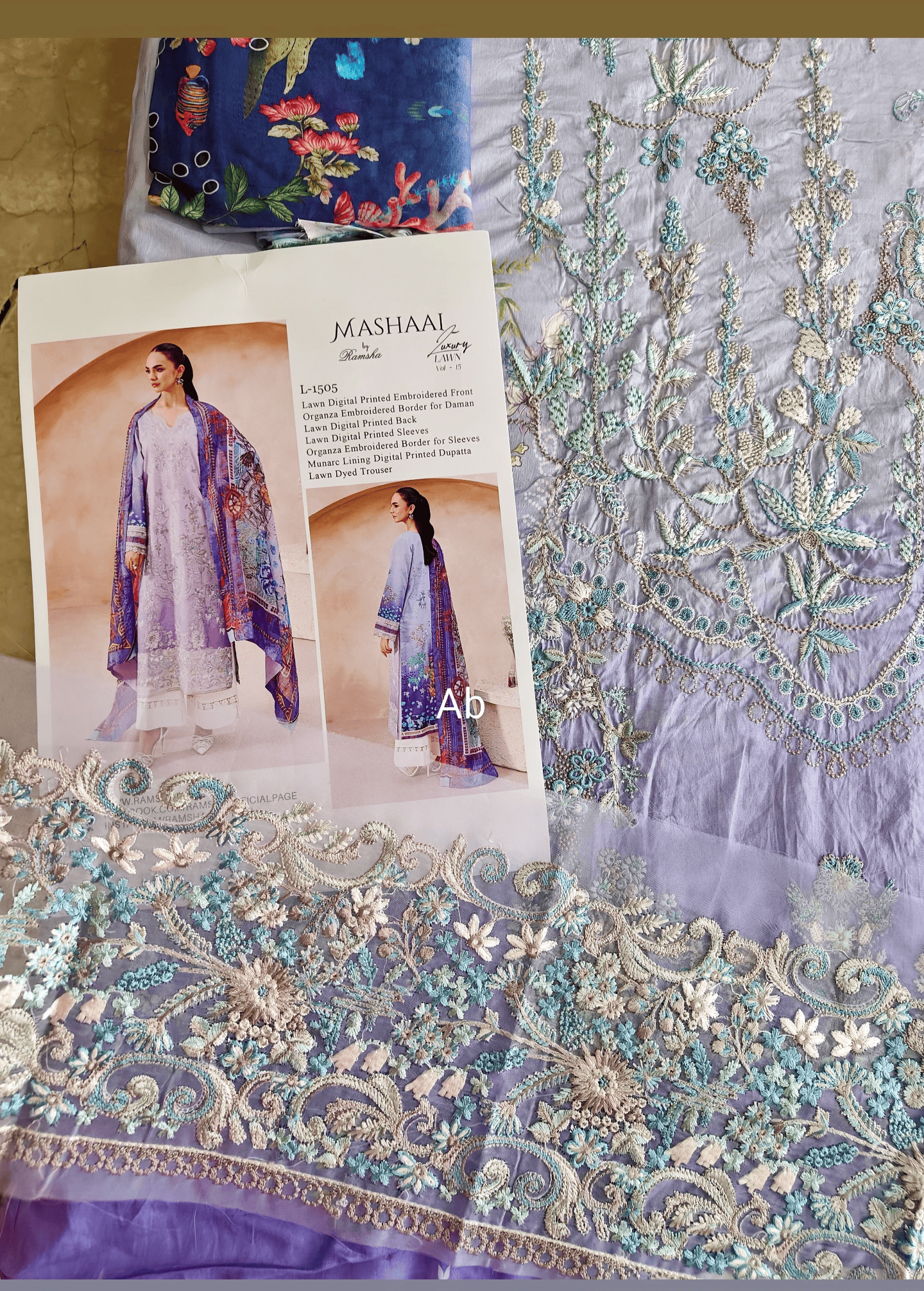 img_open_pic_ramsha_andaz_lawn_23_awwal_boutique