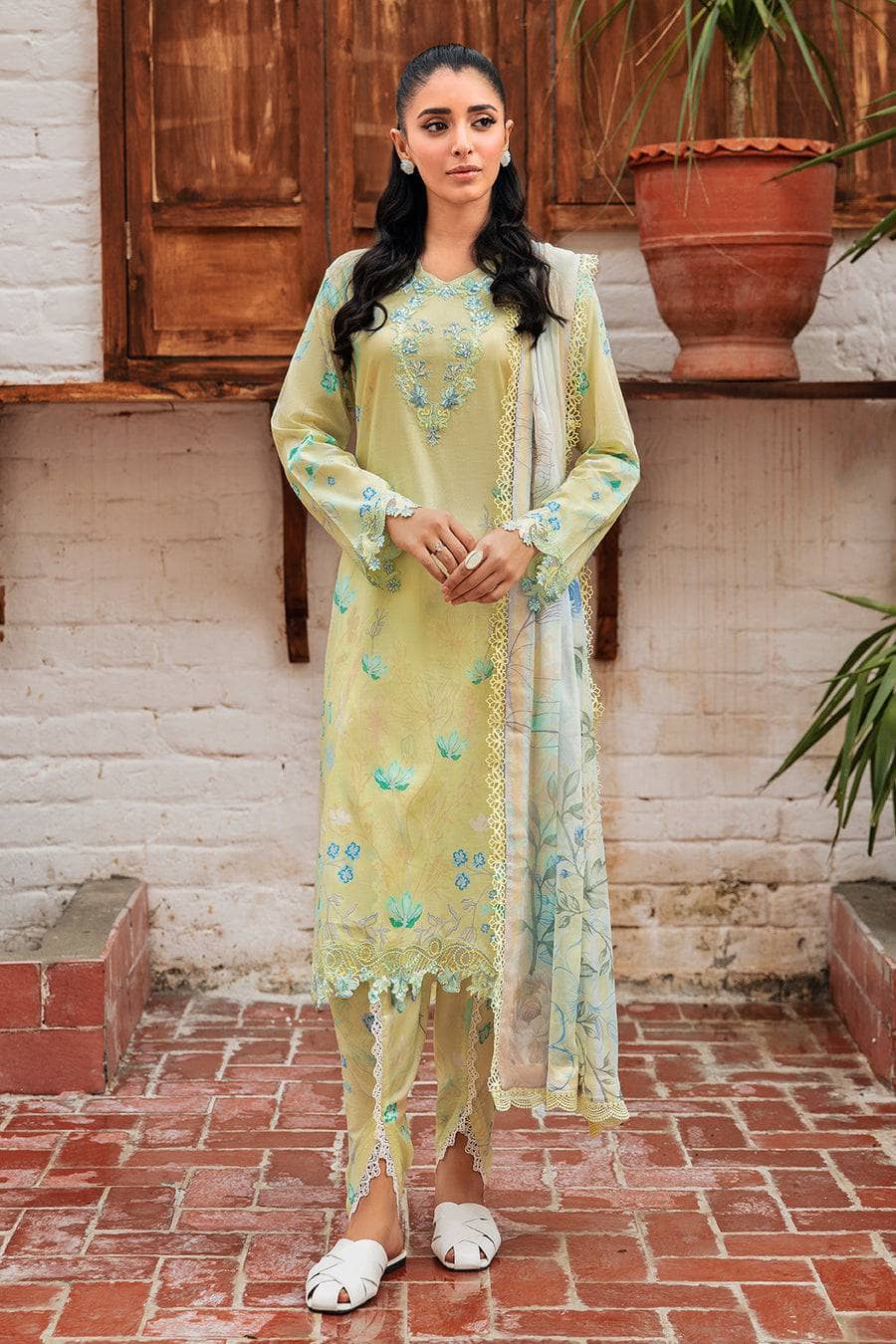 img_ramsha_mashal_lawn_24_awwal_boutique