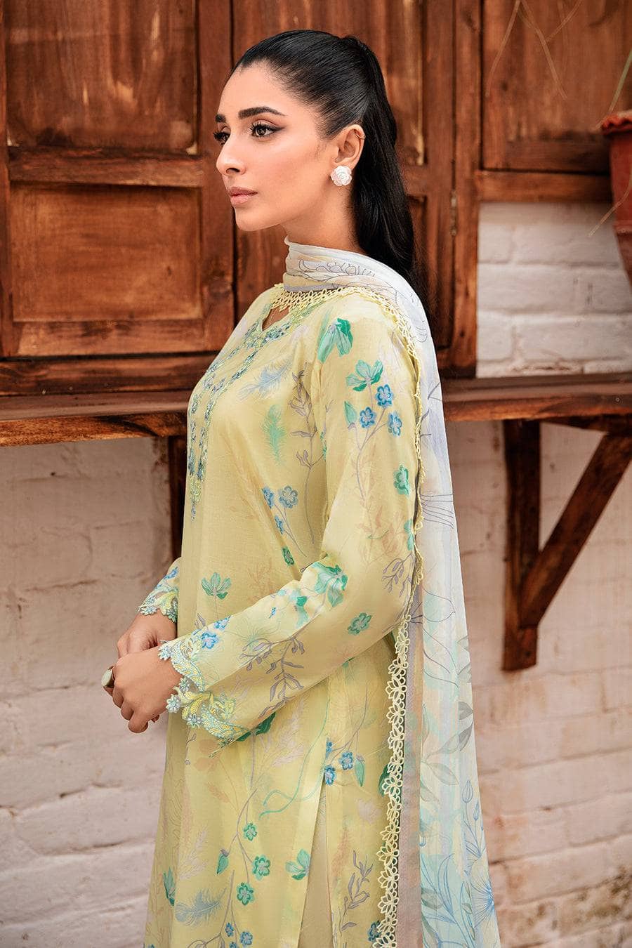 img_ramsha_mashal_lawn_24_awwal_boutique