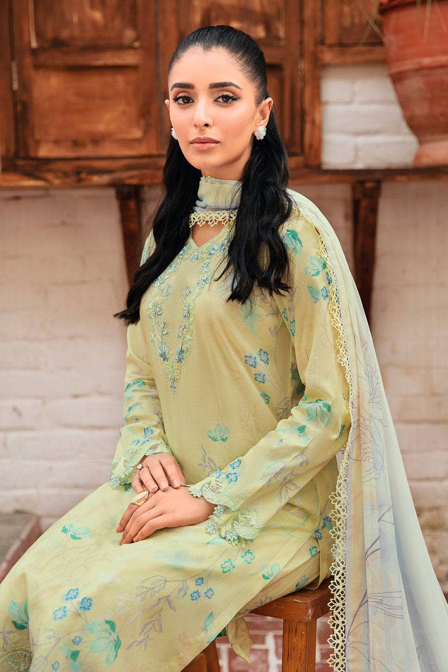 img_ramsha_mashal_lawn_24_awwal_boutique
