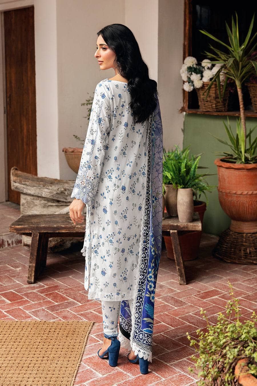 img_ramsha_rangrez_lawn_24_awwal_boutique