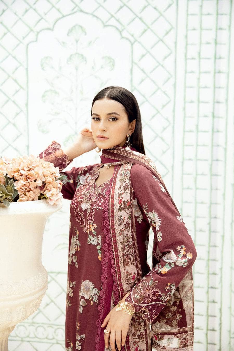 Ramsha Rangrez Lawn 25