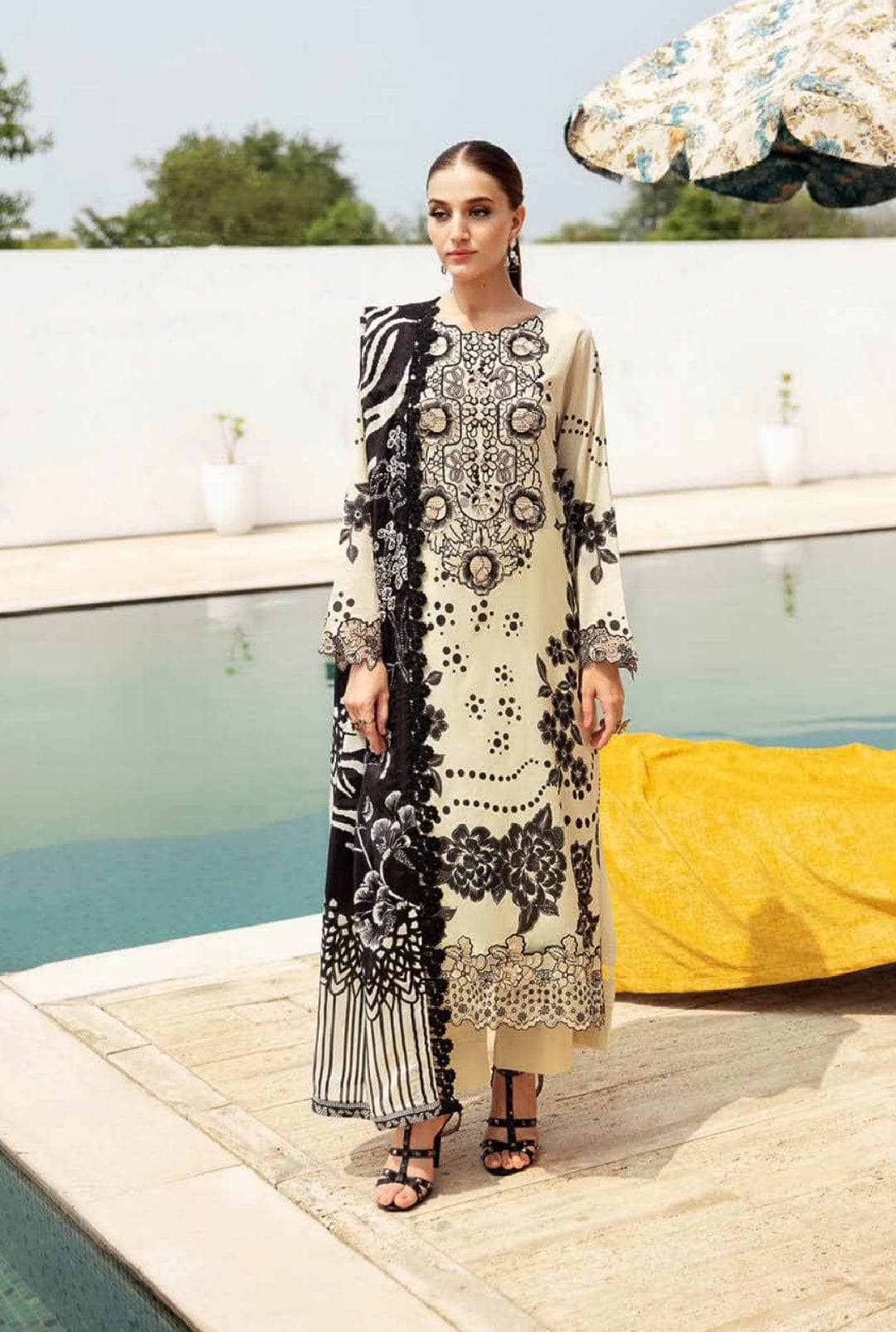 img_ramsha_rangrez_lawn_25_awwal_boutique