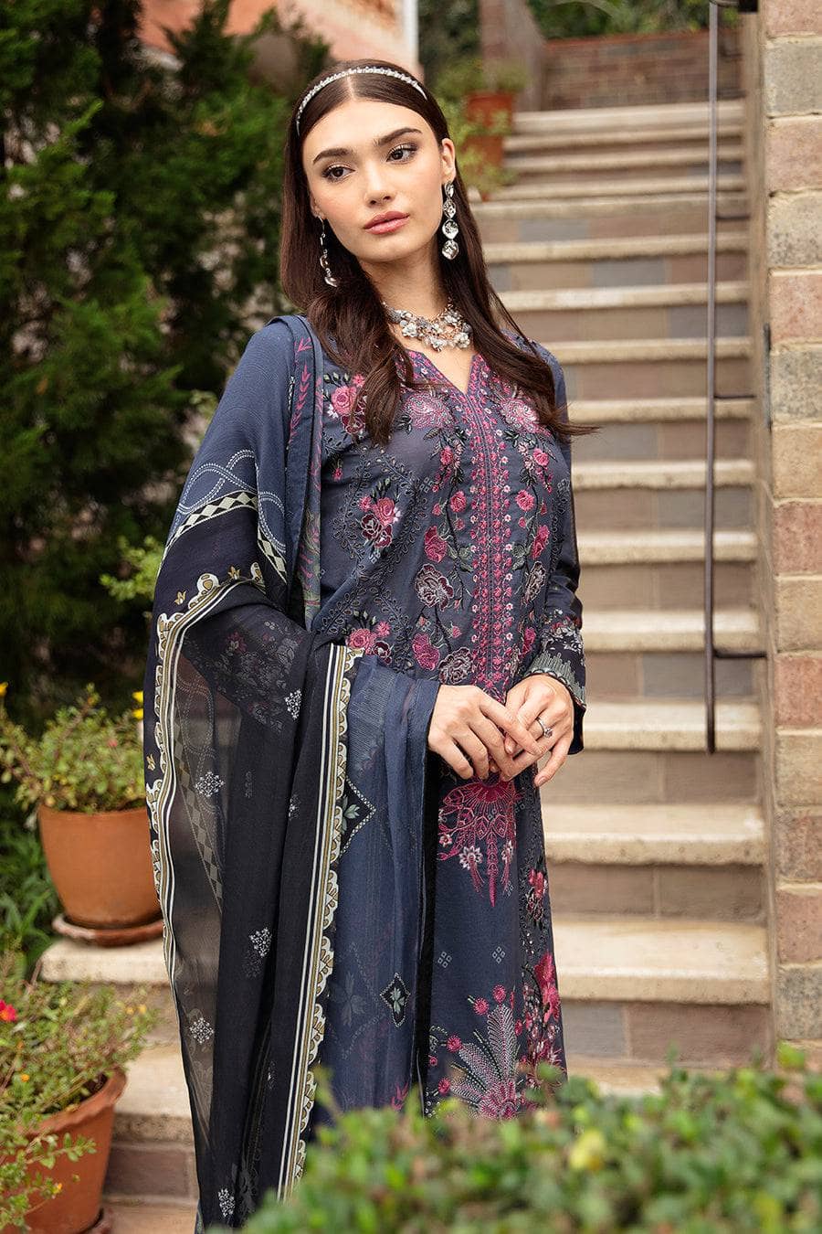 img_ramsha_lawn_awwal_boutique