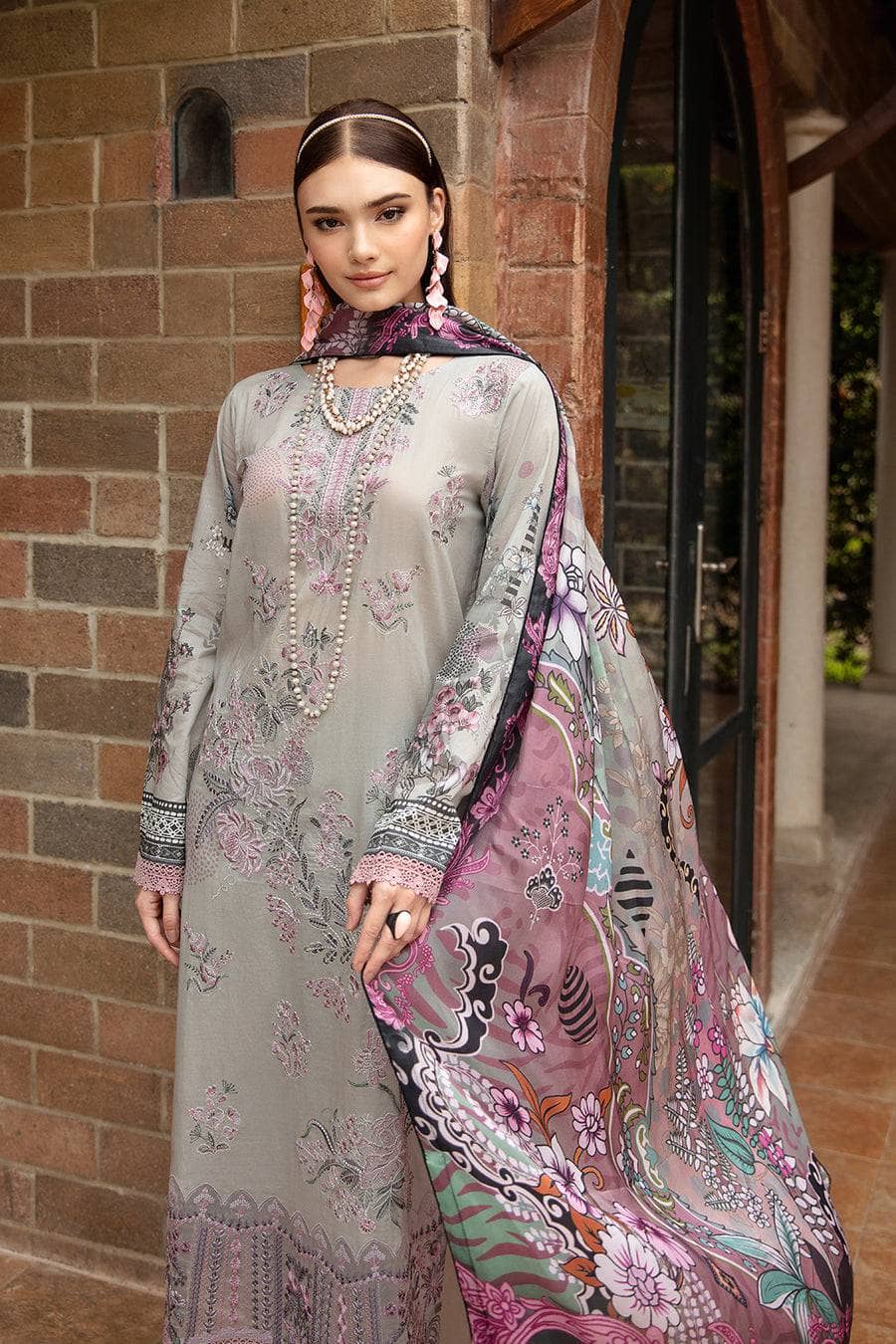 img_ramsha_lawn_awwal_boutique