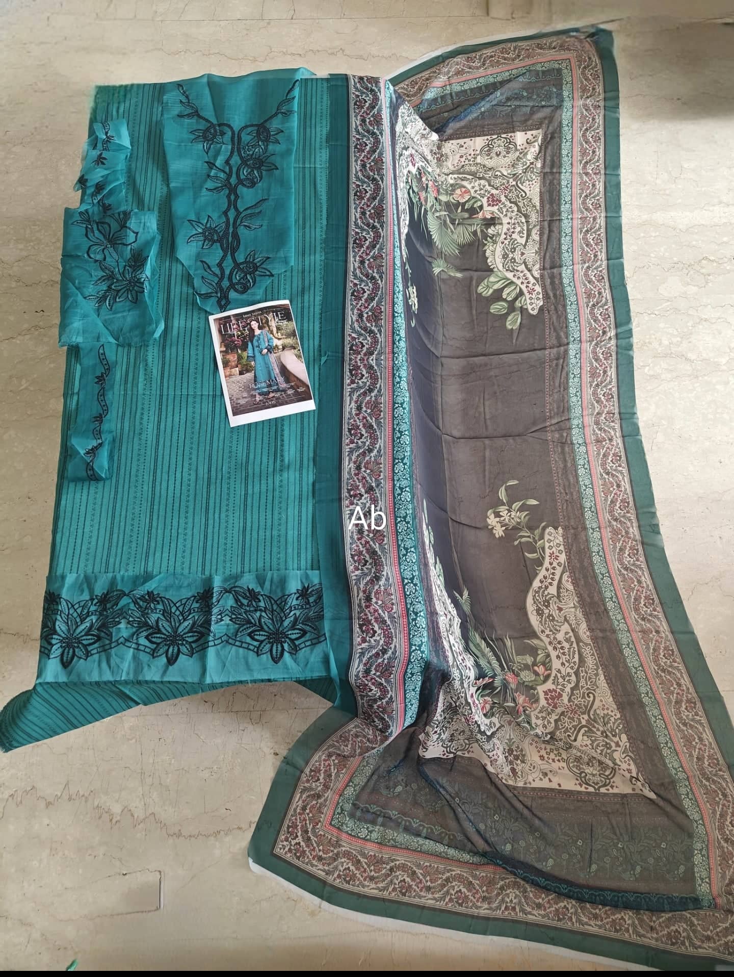 img_rang_rasiya_lifestyle_awwal_boutique