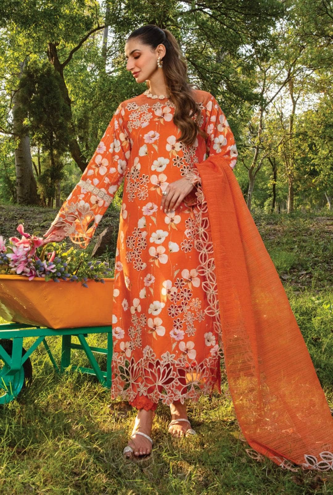 img_rang_rasiya_lawn_carnation_24_awwal_boutique