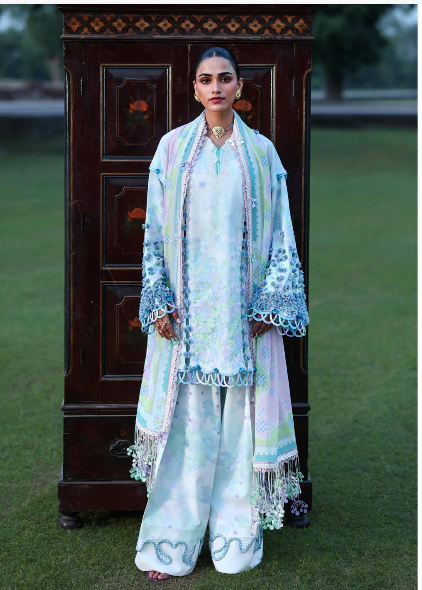 ing_republic_womens_wear_niomi_awwal_boutique
