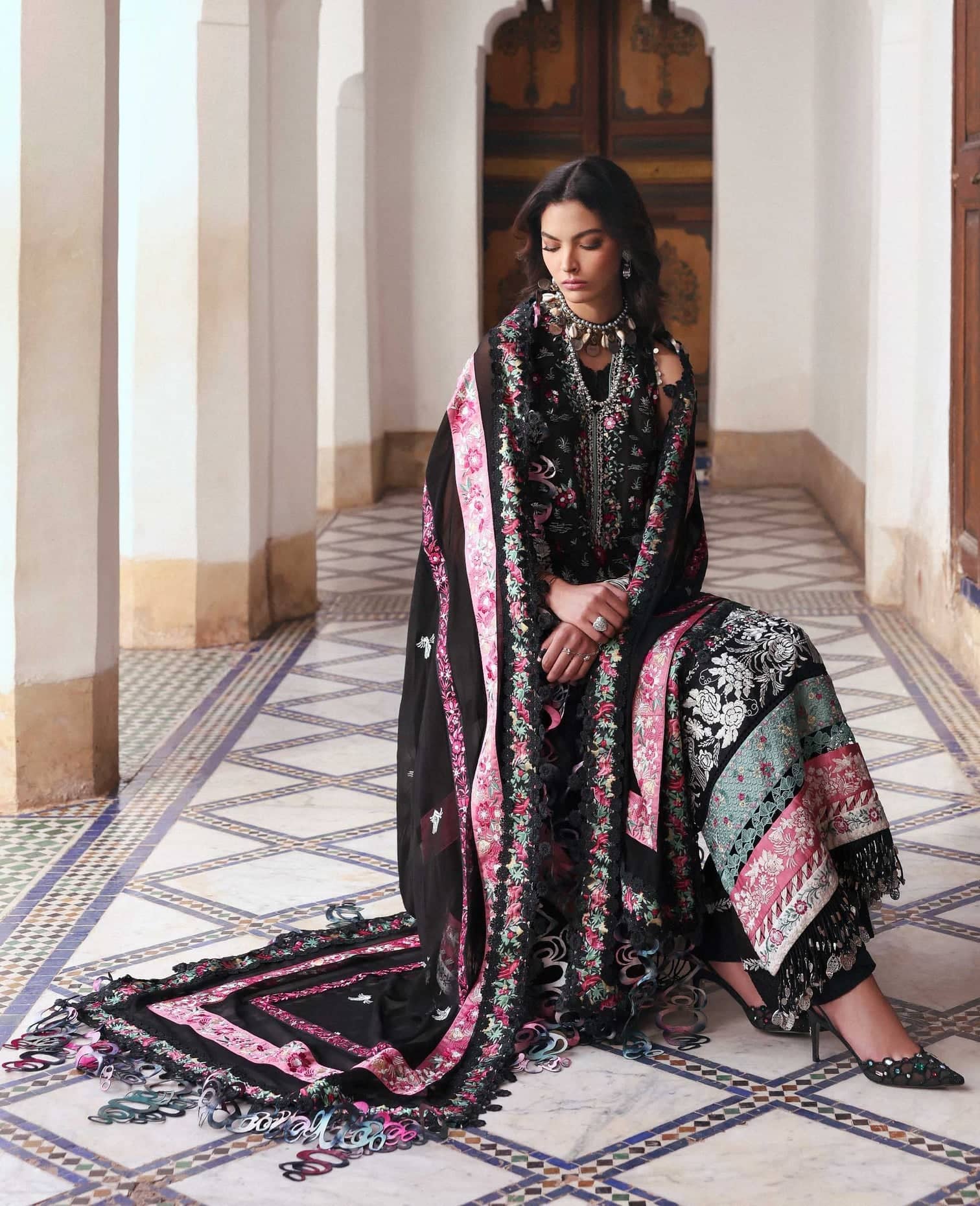 img_republic_womens_wear_reine_awwal_boutique