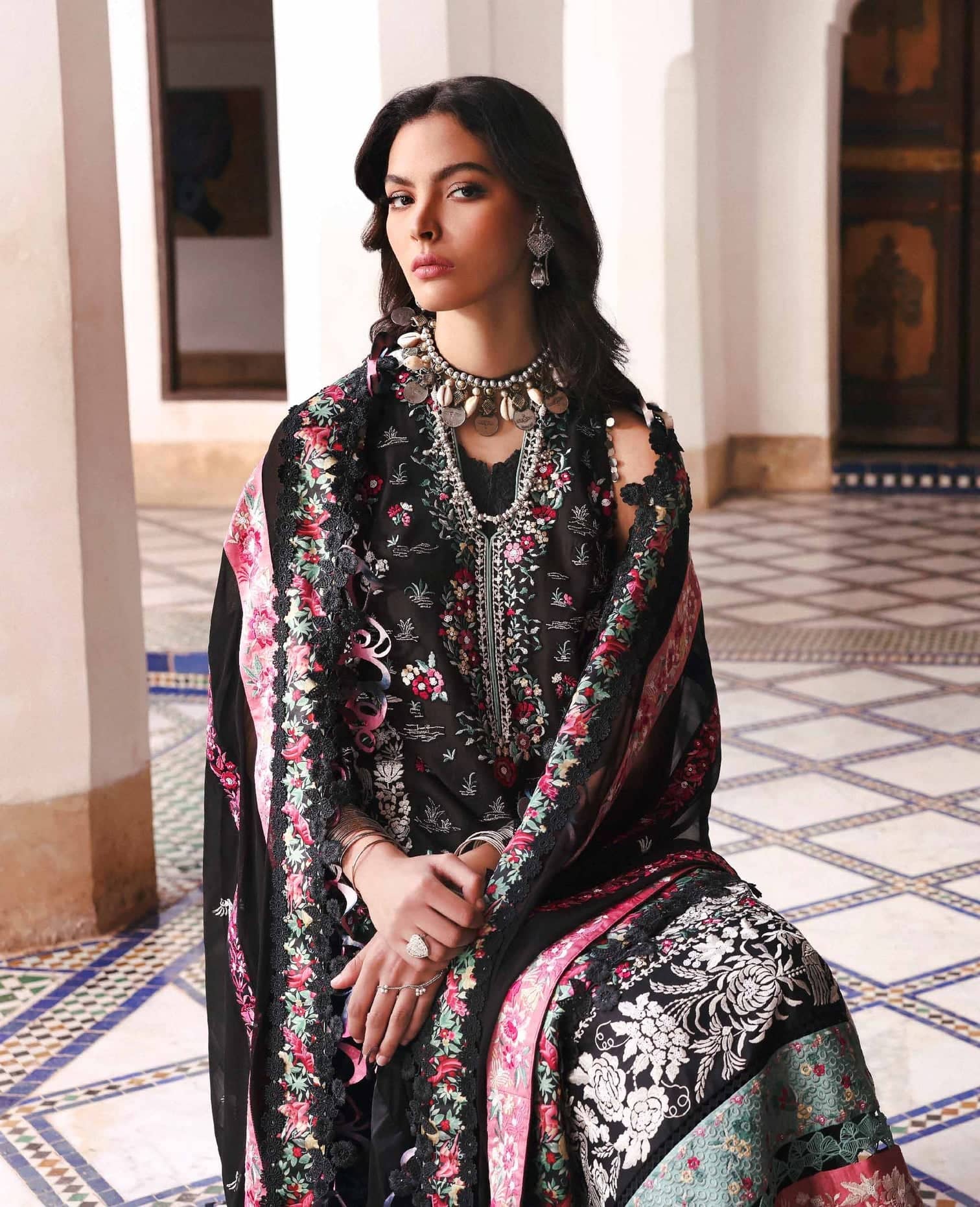 img_republic_womens_wear_reine_awwal_boutique