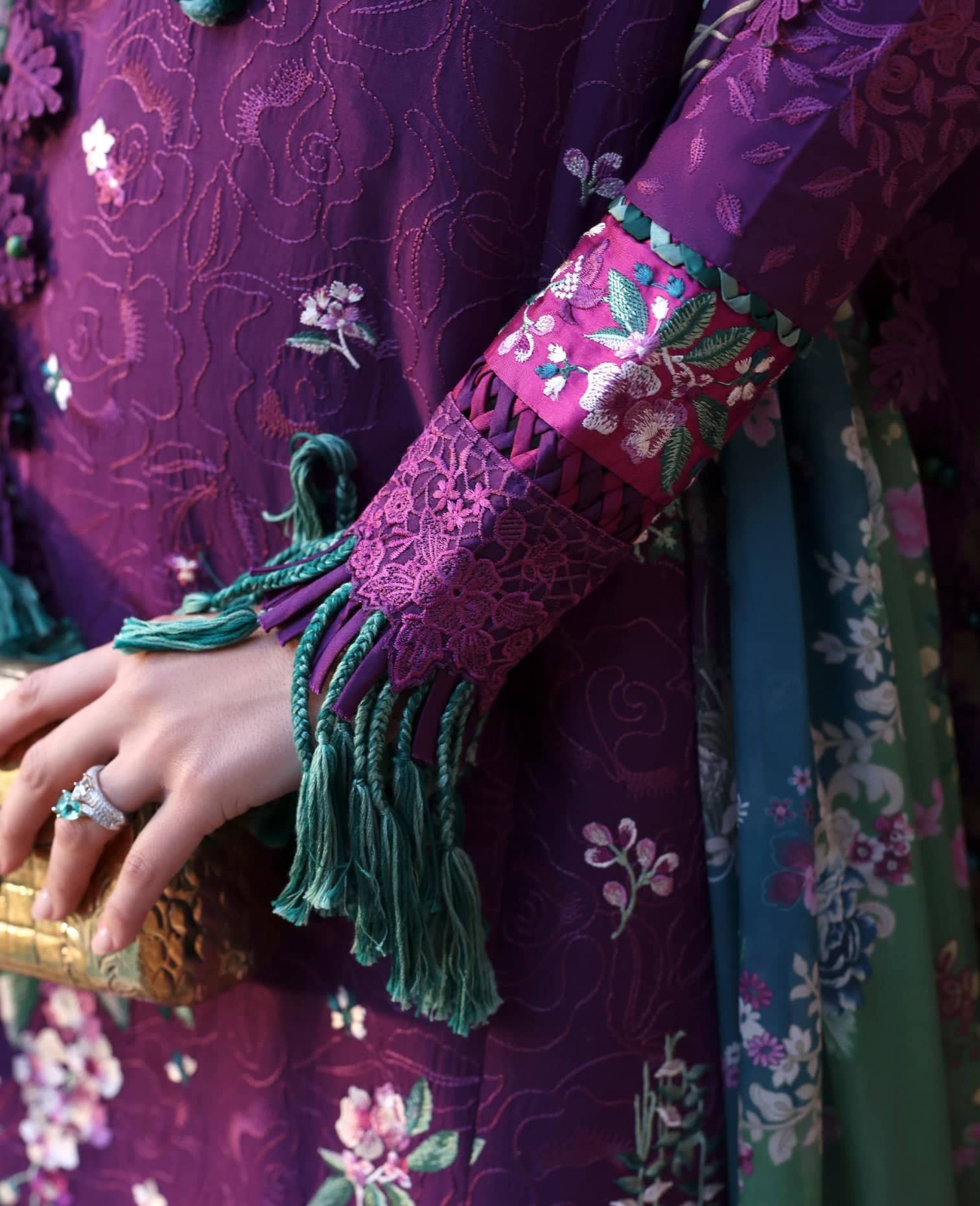 img_republic_womens_wear_reine_awwal_boutique