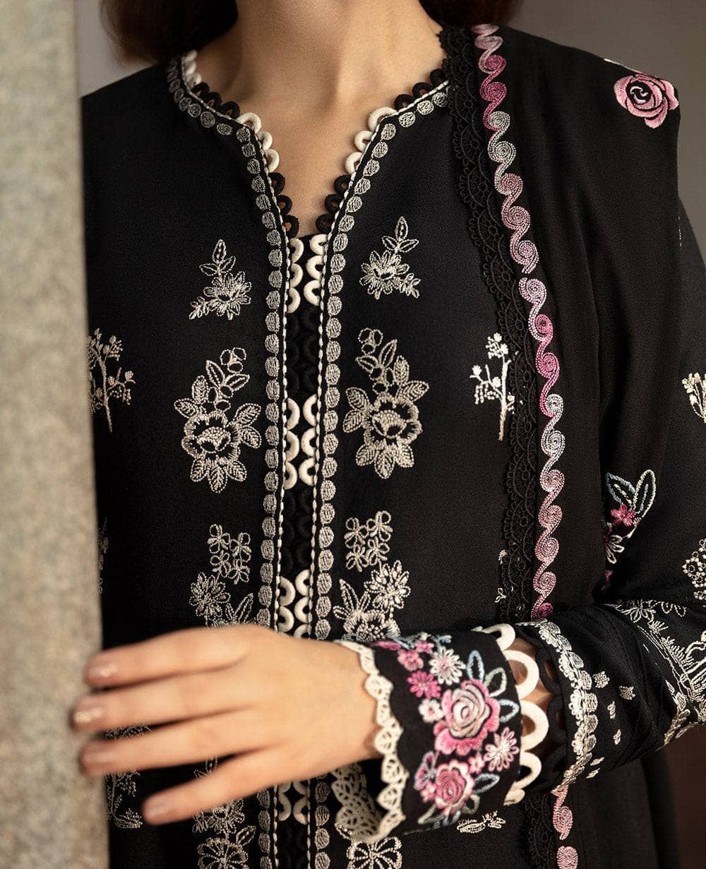 Republic Womenswear Lawn Pakistani Suit Republic Womenswear Winter 24/D9 (Mira)