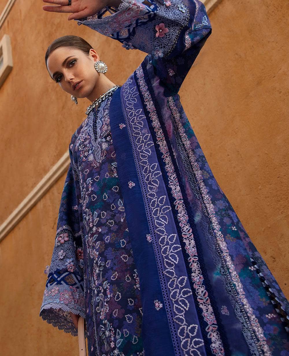 img_republic_womenswear_lawn_24_awwal_boutique