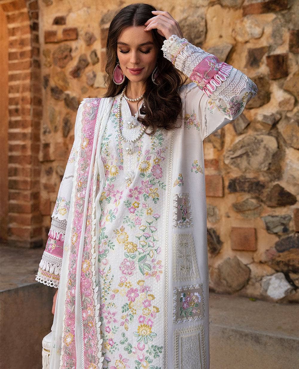 img_republic_womenswear_lawn_24_awwal_boutique