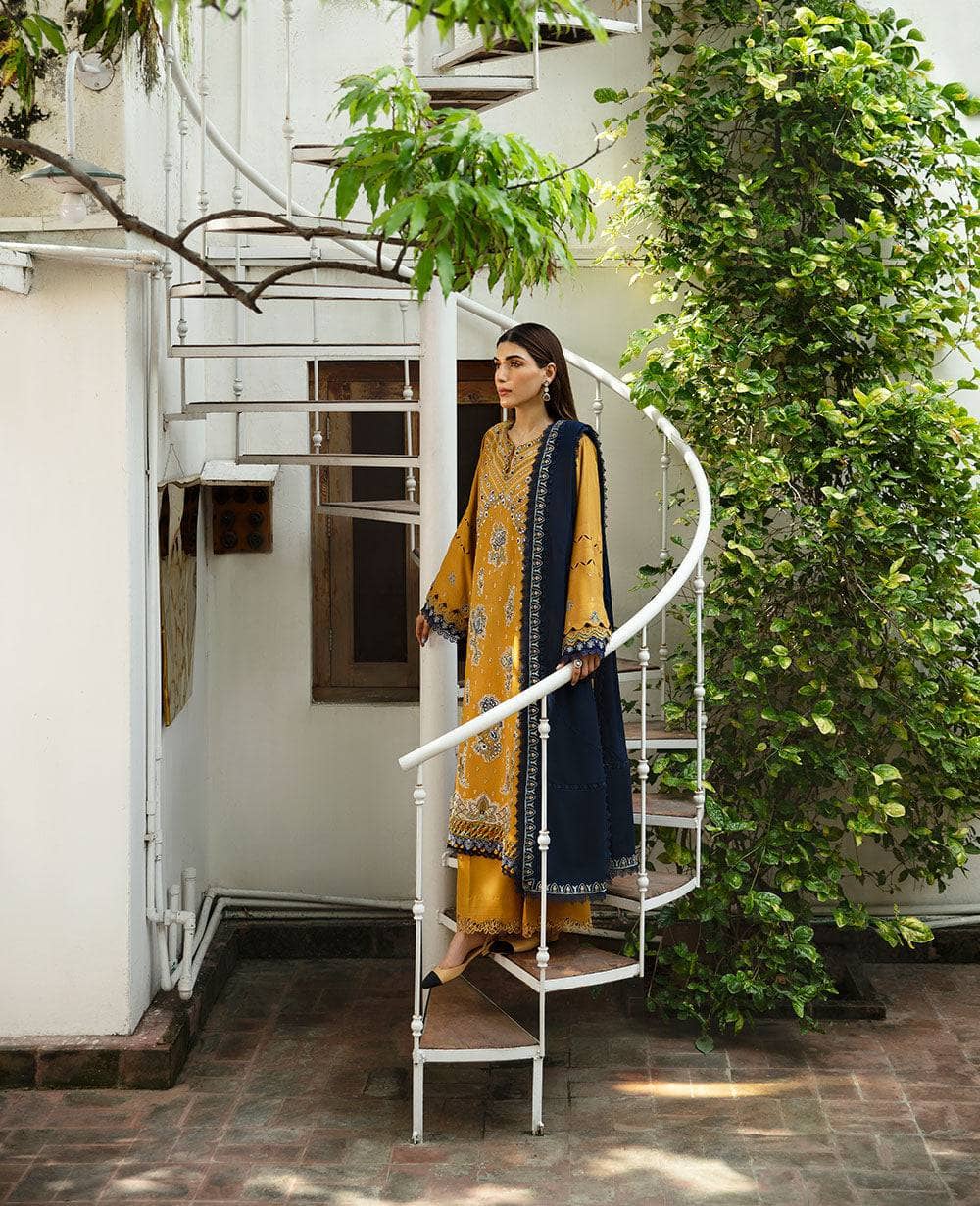 Republic Womenswear Lawn Pakistani Suit Restocked/Republic Womenswear Winter 24/D5 (Feeha)