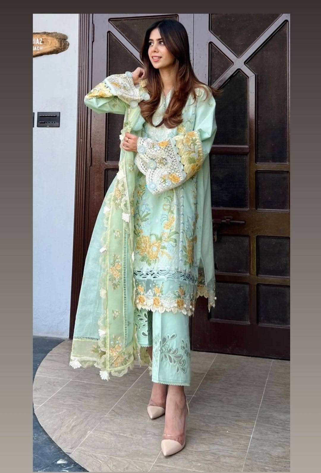 img_spotted_in_republic_womans_wear_awwal_boutique