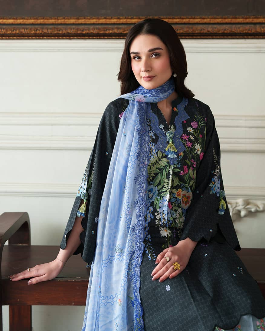 Roheenaz Whispered Florals/Muted Rose/Black