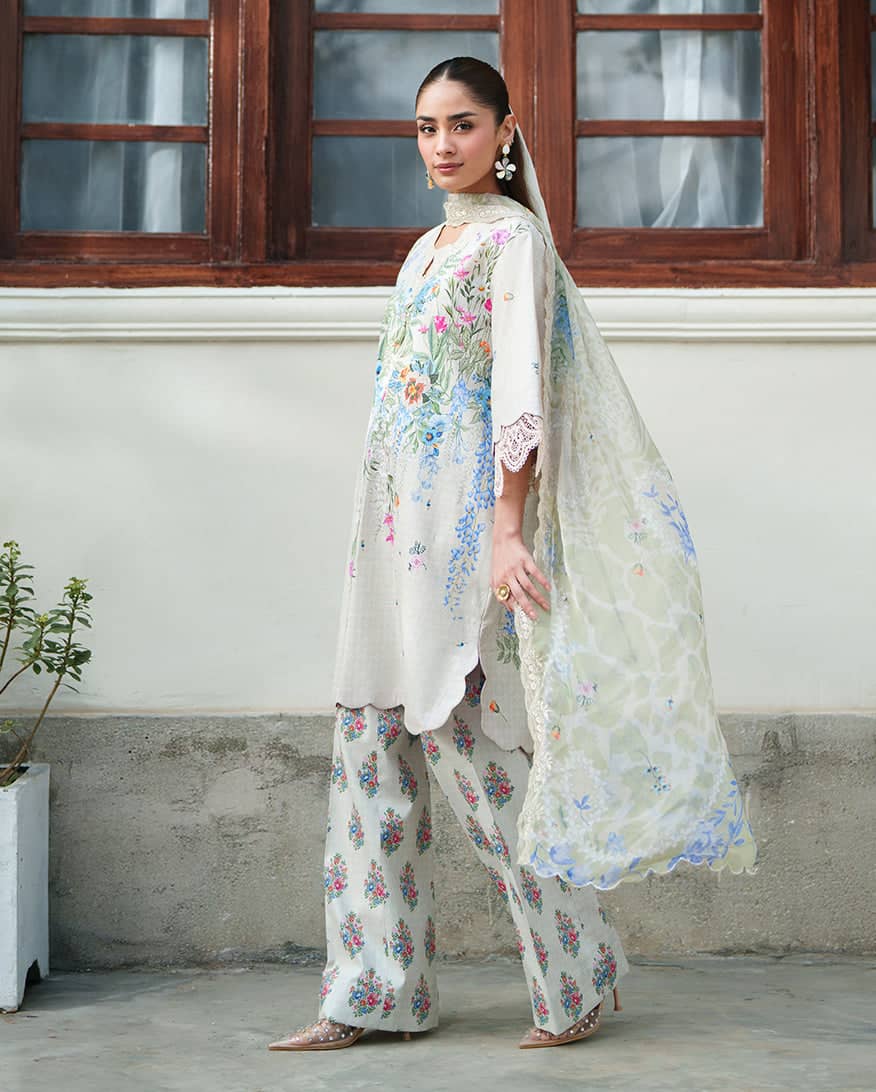 Roheenaz Whispered Florals/Pale Peony/Off White