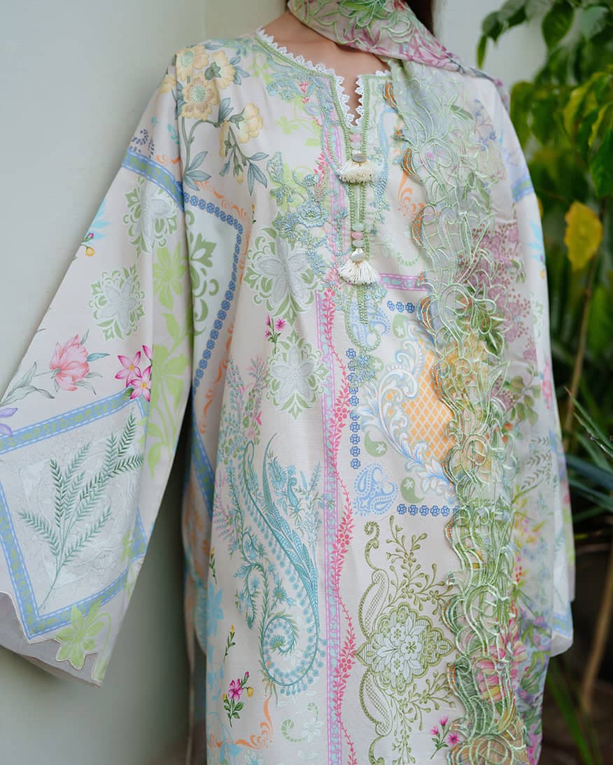 img_roheenaz_whispered_florals_awwal_boutique