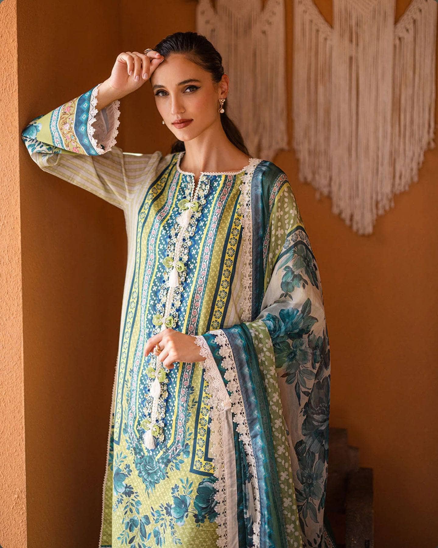 Roheenaz Lawn/Ivory Elegance