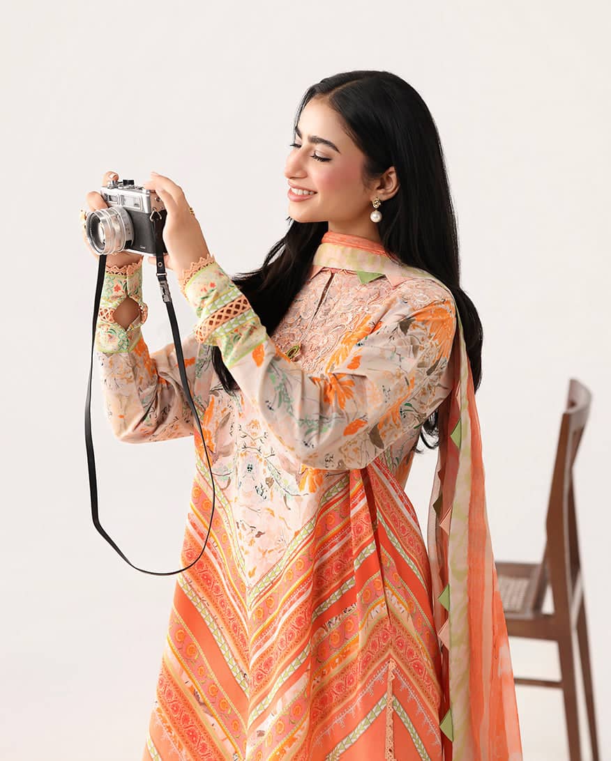 img_roheenaz_rosette_lawn_awwal_boutique