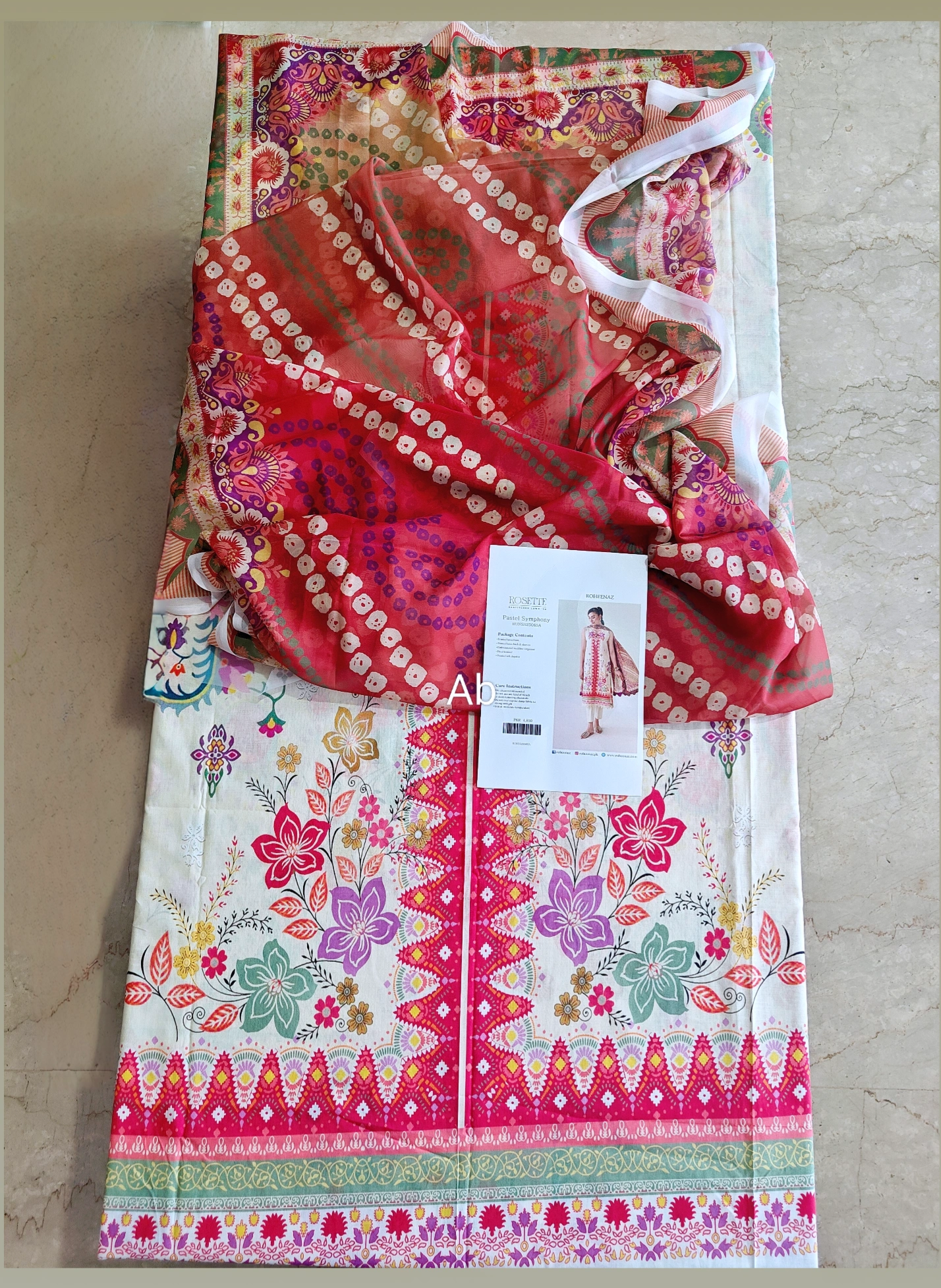 img_roheenaz_lawn_awwal_boutique