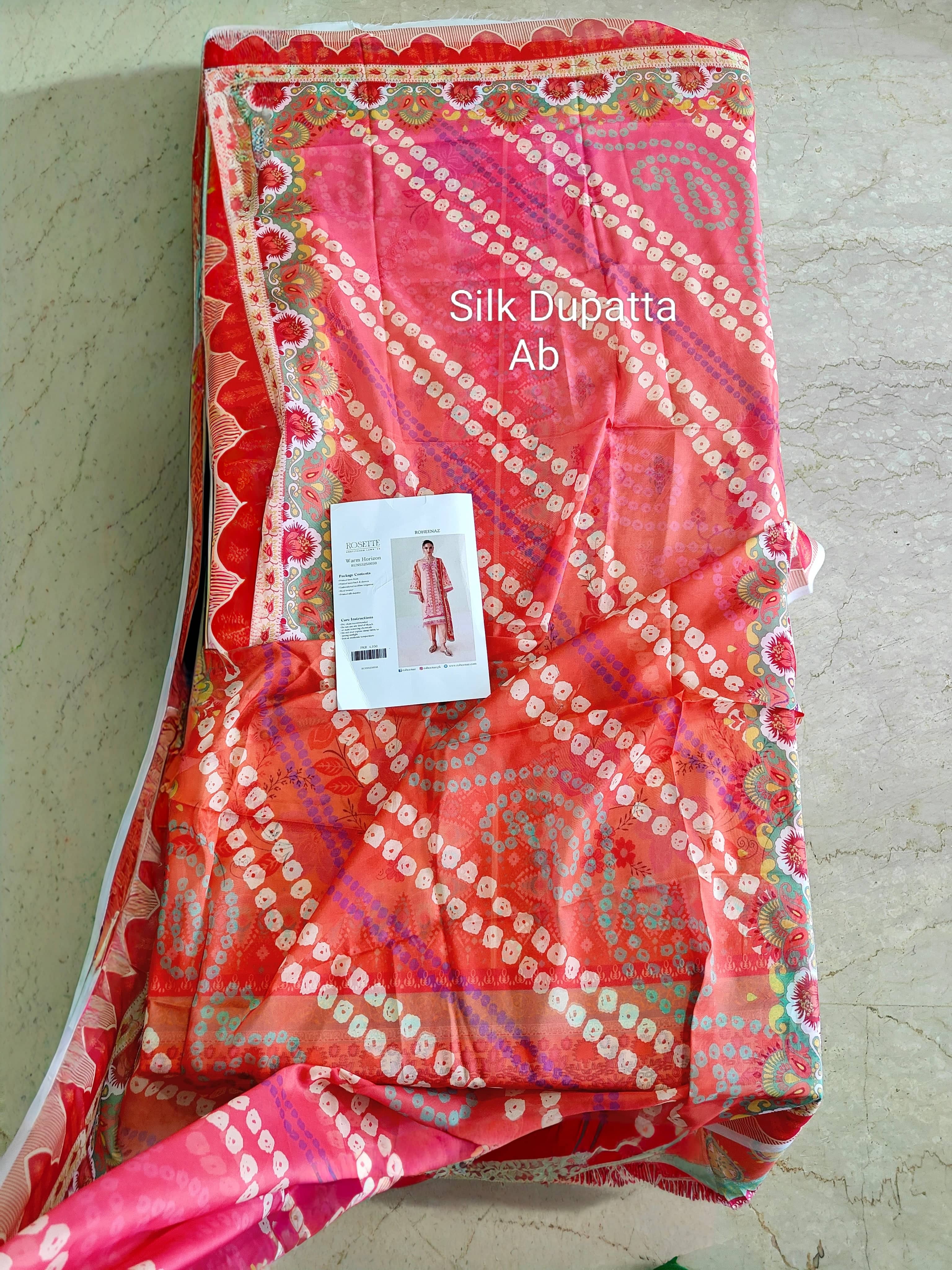 img_roheenaz_lawn_awwal_boutique