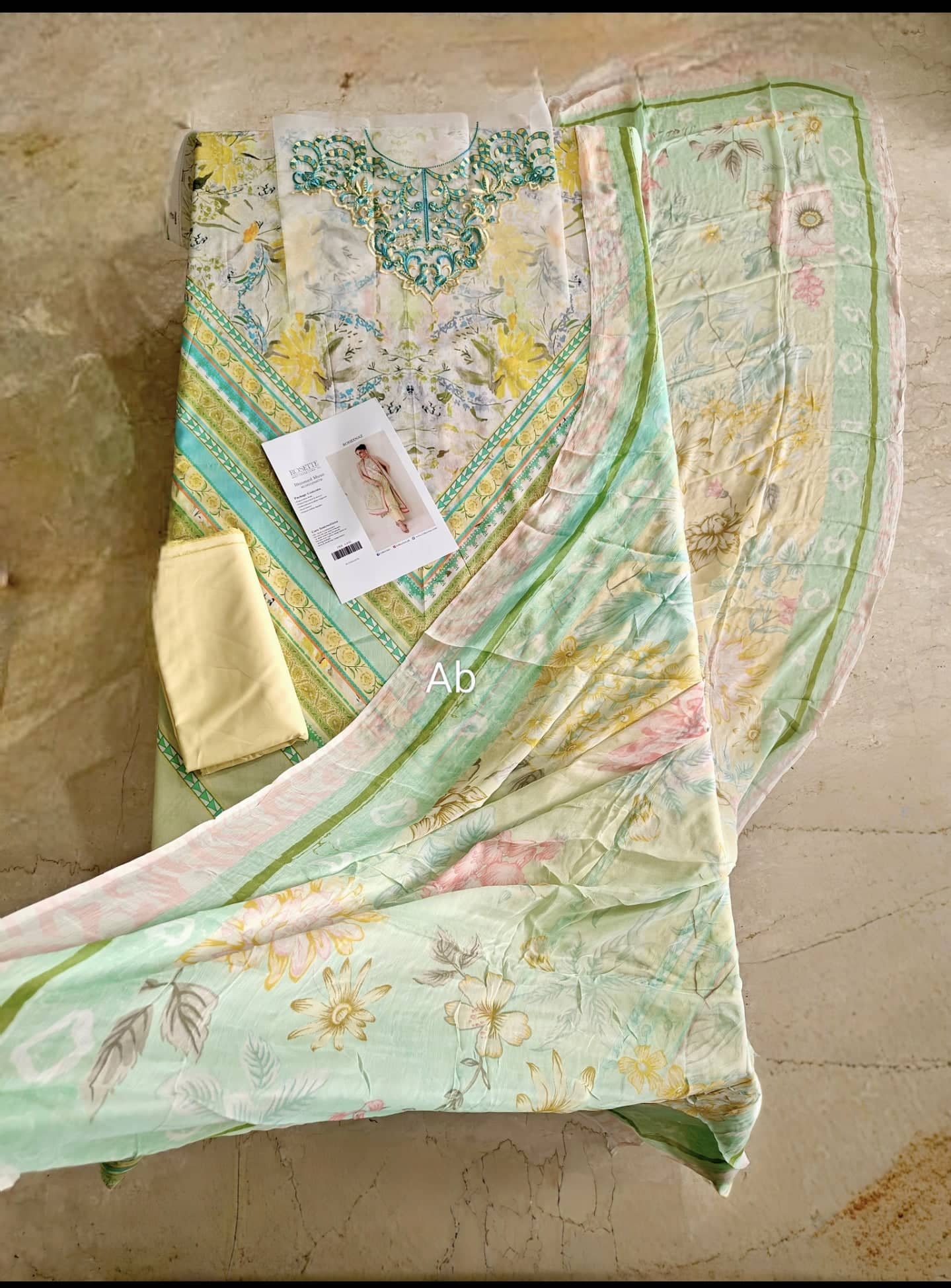 img_roheenaz_rosette_lawn_awwal_boutique