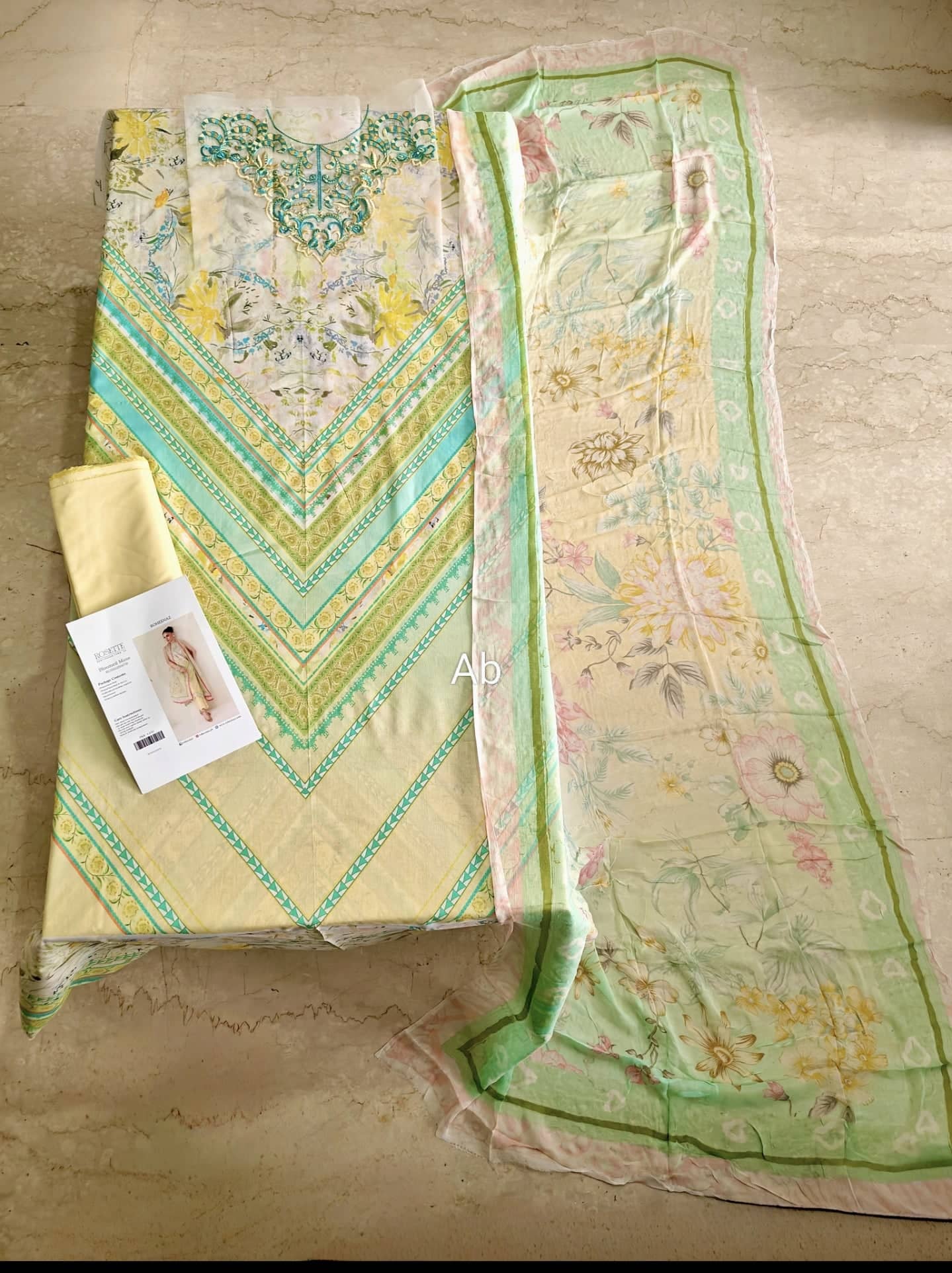 img_roheenaz_rosette_lawn_awwal_boutique