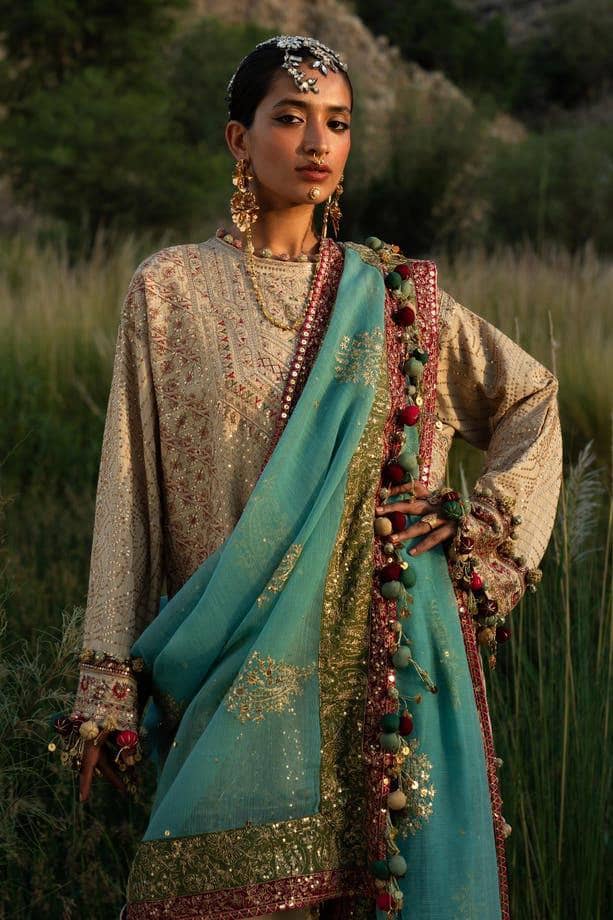 img_sana_safinaz_winter_23_awwal_boutique