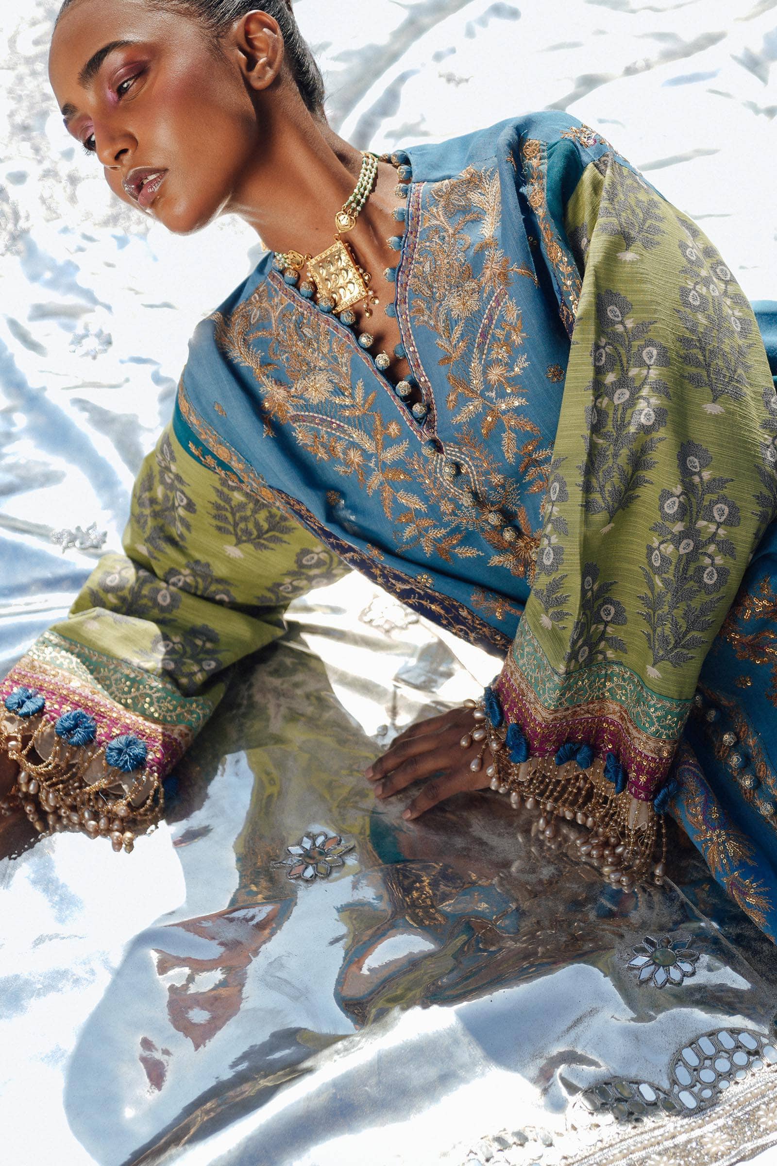 img_sana_safinaz_winter_shawl_collection_awwal_boutique