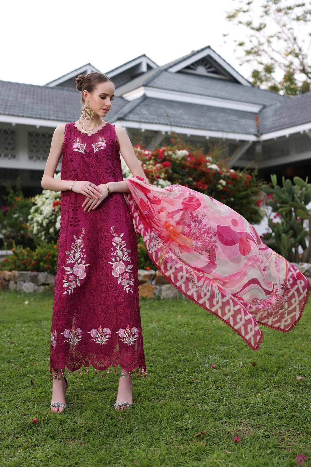 img_saadia_asad_chikankari_lawn_24_awwal_boutique
