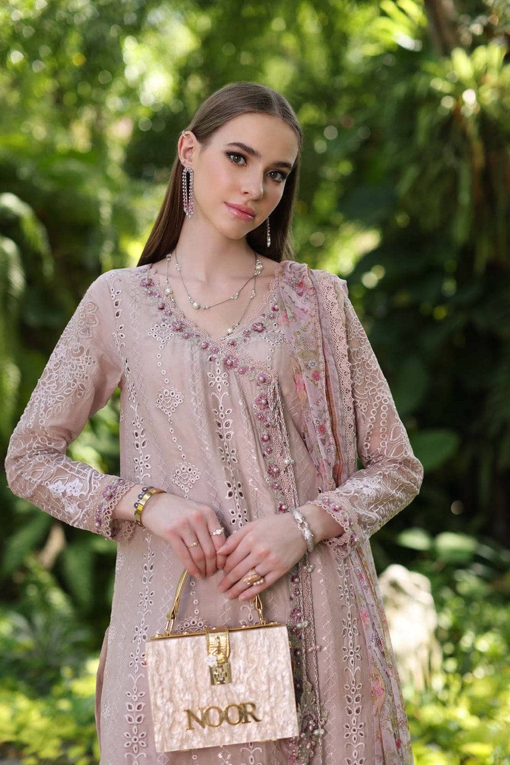 img_saadia_asad_noor_chikankari_lawn_awwal_boutique