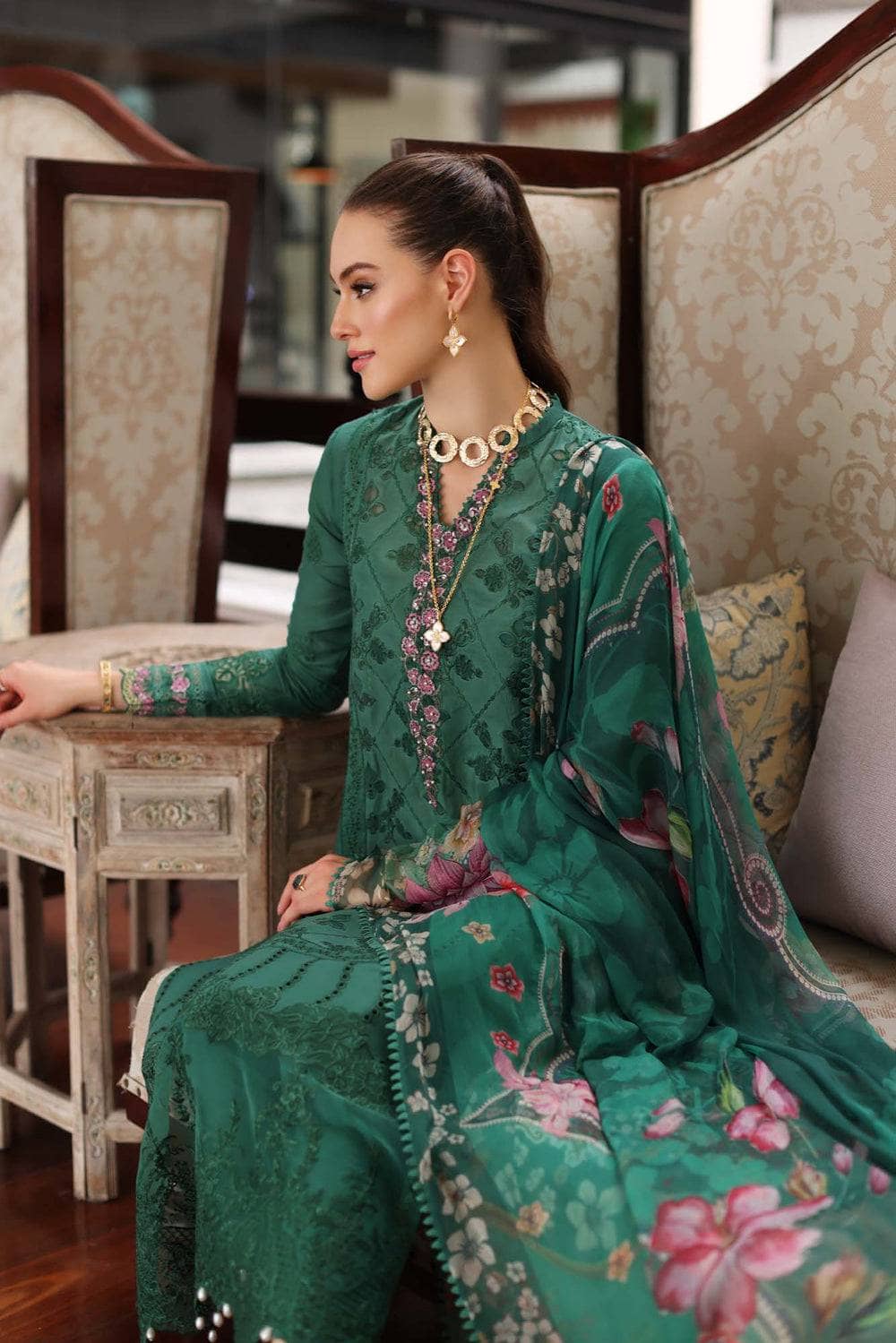 img_saadia_asad_noor_chikankari_lawn_awwal_boutique