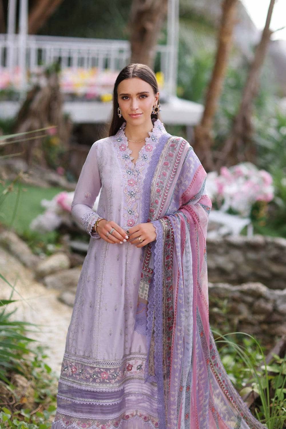 img_saadia_asad_noor_luxe_printkari_awwal_boutique